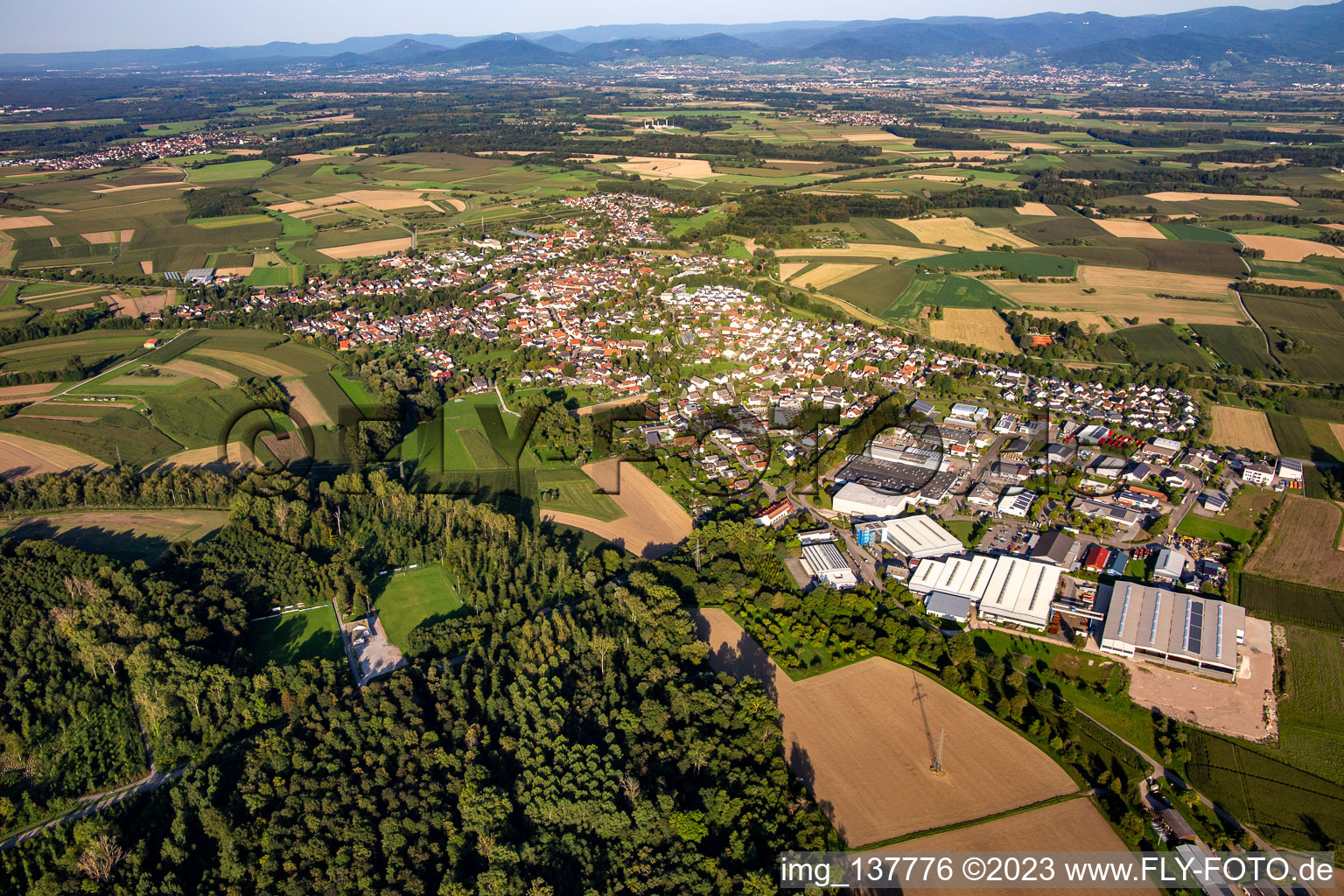 Vue aérienne de Du sud-ouest à le quartier Scherzheim in Lichtenau dans le département Bade-Wurtemberg, Allemagne