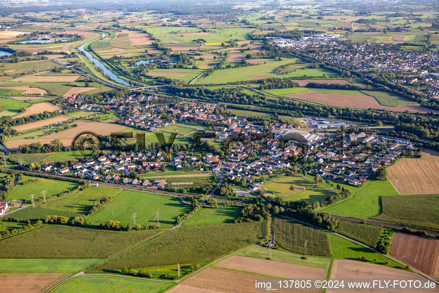 Vue aérienne de Quartier Neumühl in Kehl dans le département Bade-Wurtemberg, Allemagne