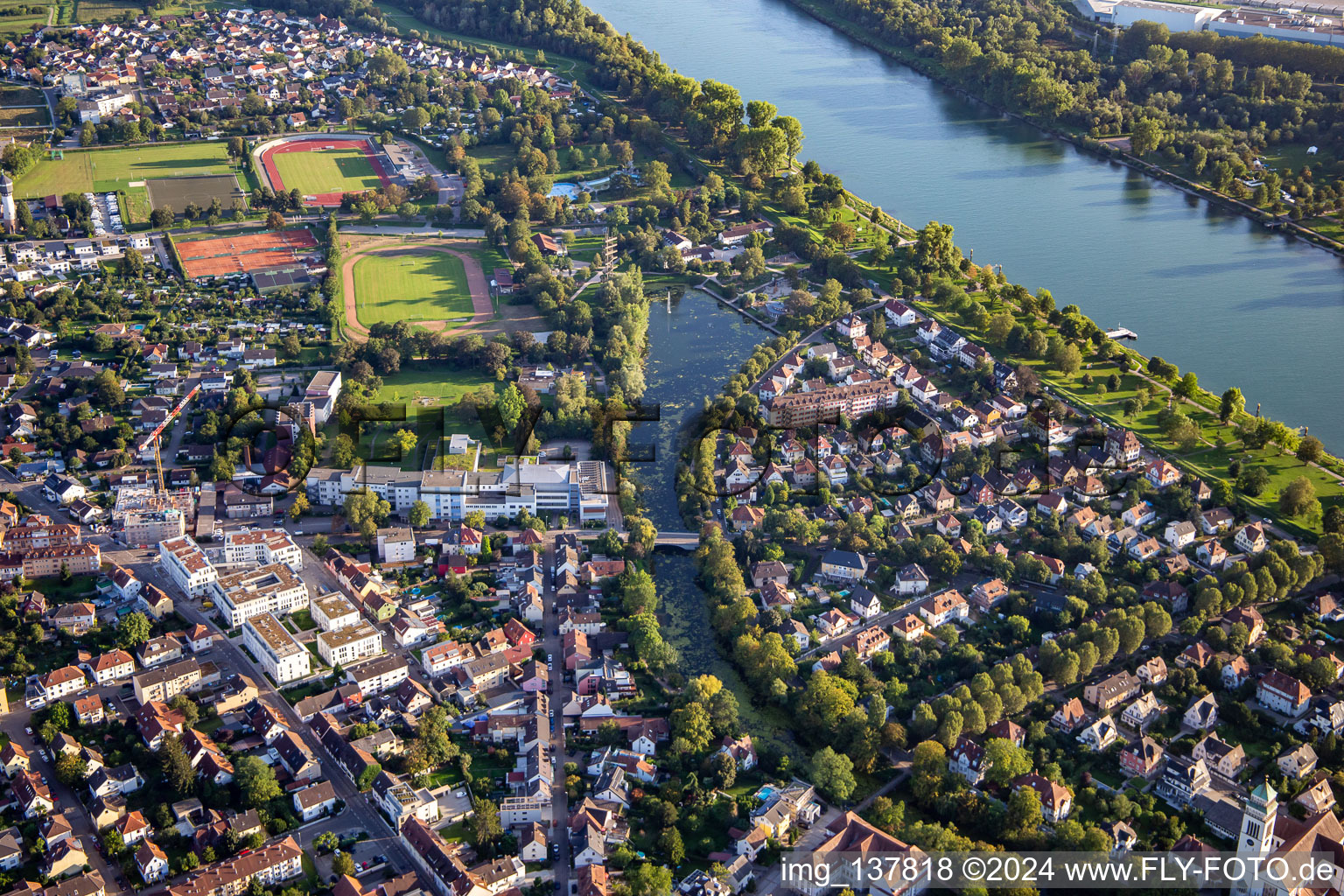 Vue aérienne de Promenade sur le Rhin, jardin d'exposition et clinique Ortenau Offenburg-Kehl à Kehl dans le département Bade-Wurtemberg, Allemagne