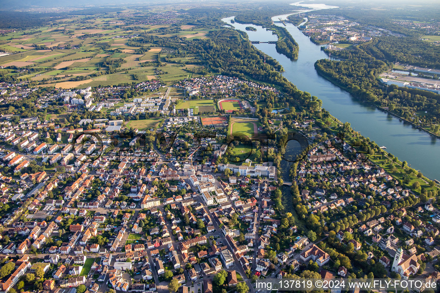 Vue aérienne de Du nord à Kehl dans le département Bade-Wurtemberg, Allemagne