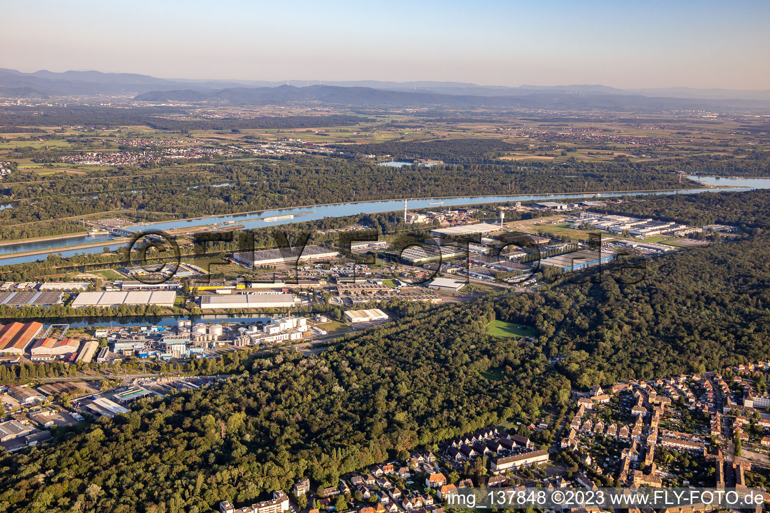 Vue aérienne de Darse IV à le quartier Port du Rhin Sud in Straßburg dans le département Bas Rhin, France