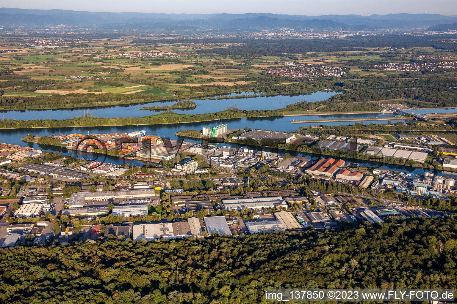 Vue aérienne de Quartier Straßburg-Neuhof in Straßburg dans le département Bas Rhin, France
