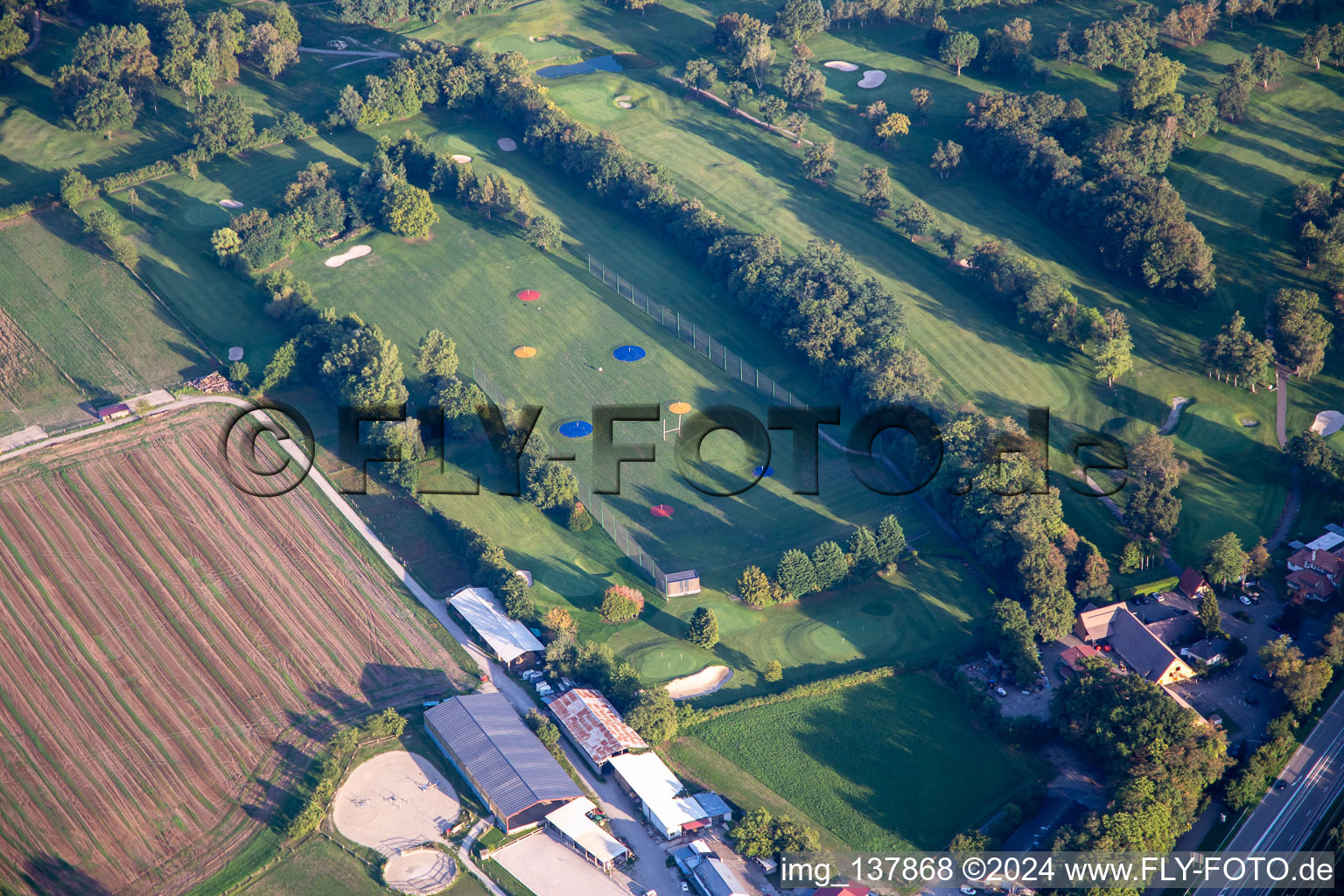 Vue aérienne de Golf Club Strasbourg à Illkirch-Graffenstaden dans le département Bas Rhin, France