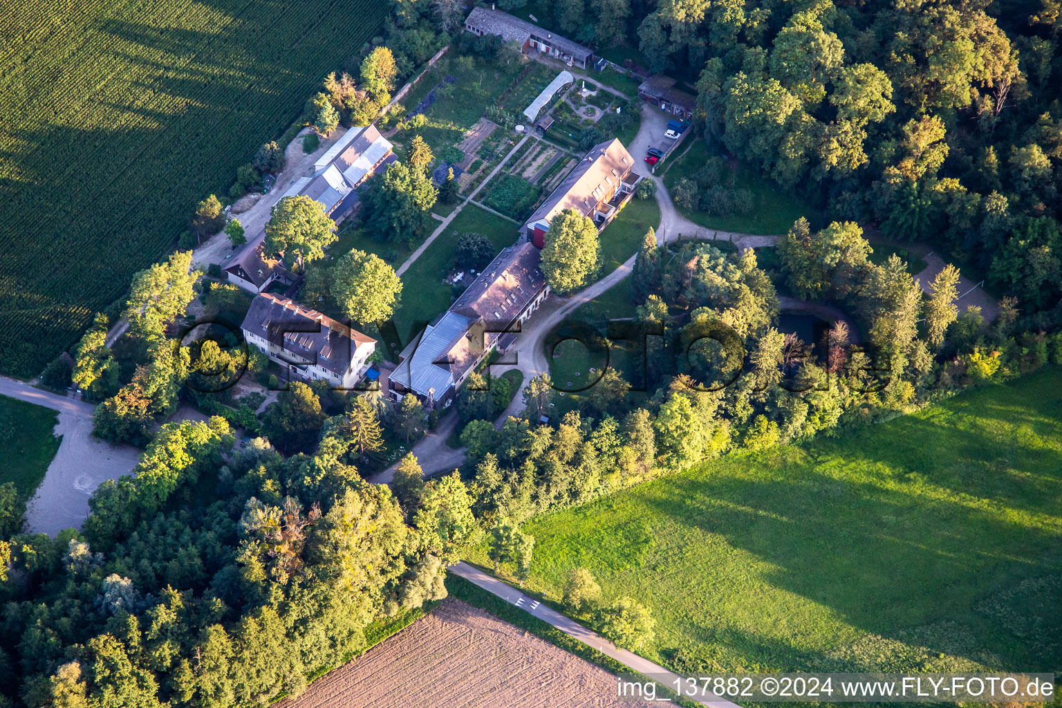 Vue aérienne de Centre d'Accueil du Puits de Jacob à Plobsheim dans le département Bas Rhin, France