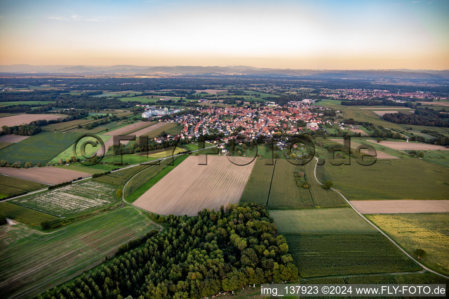 Vue aérienne de De l'est à Rossfeld dans le département Bas Rhin, France