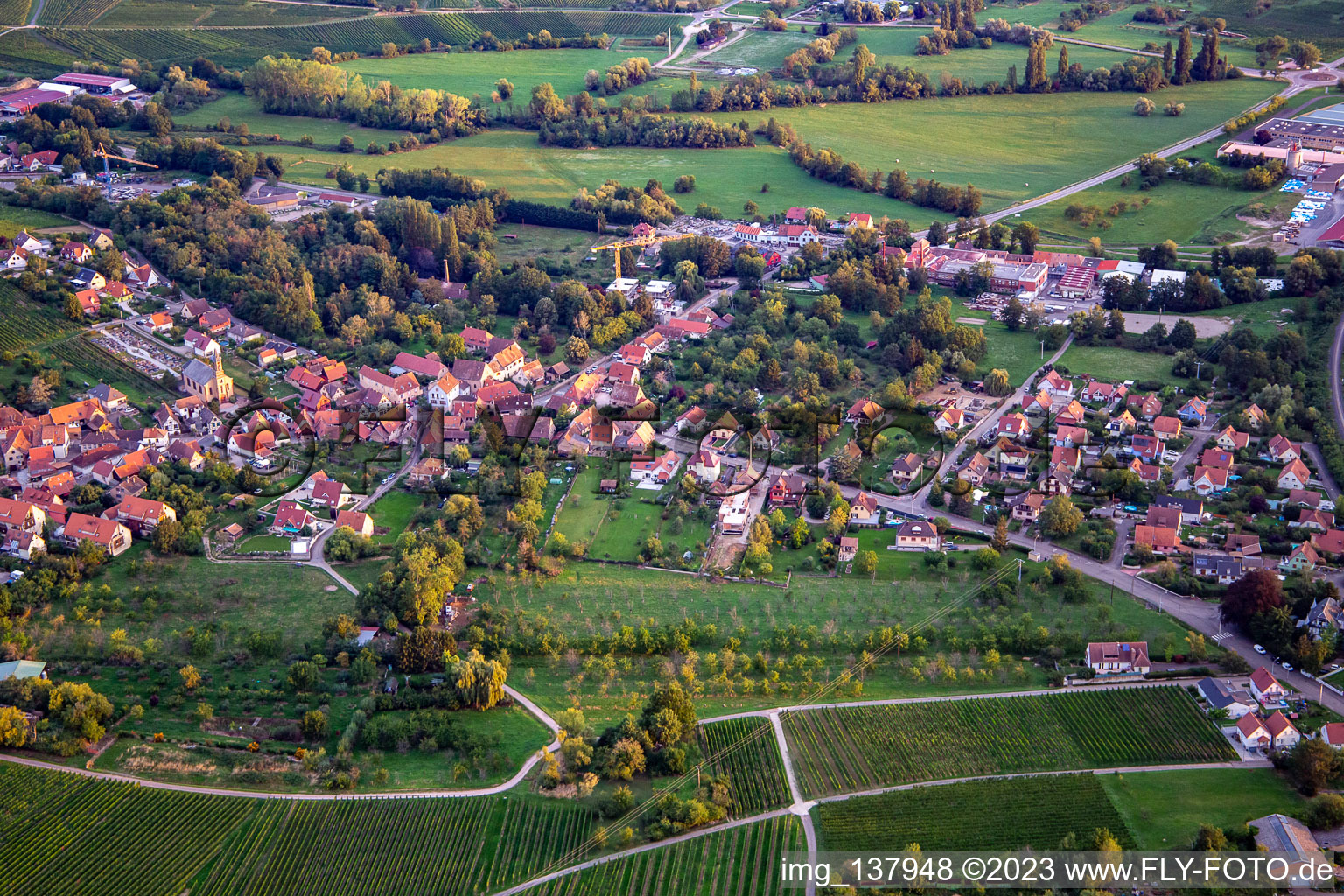 Vue aérienne de Eichhoffen dans le département Bas Rhin, France