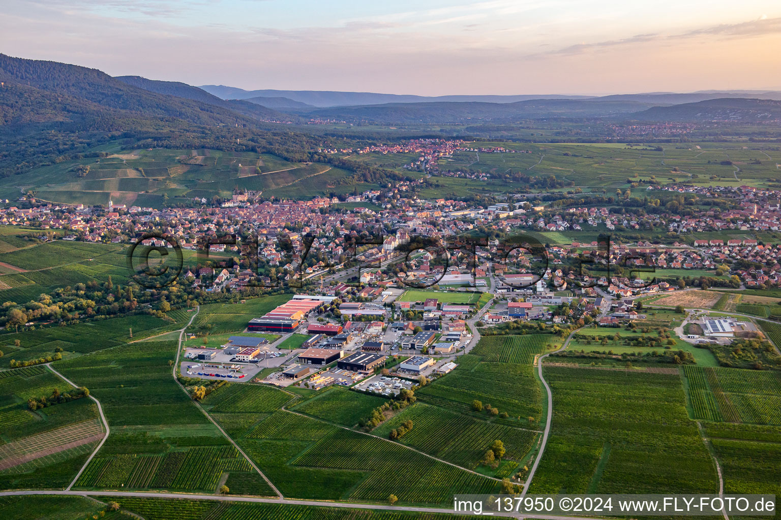 Vue aérienne de Barr dans le département Bas Rhin, France