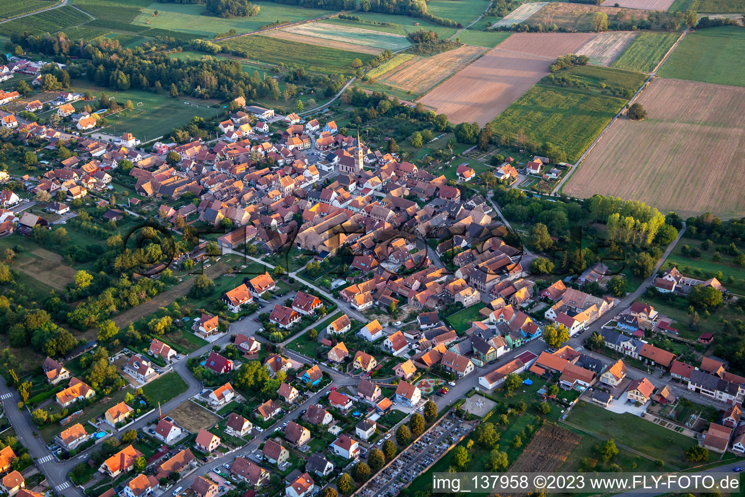 Vue aérienne de Goxwiller dans le département Bas Rhin, France