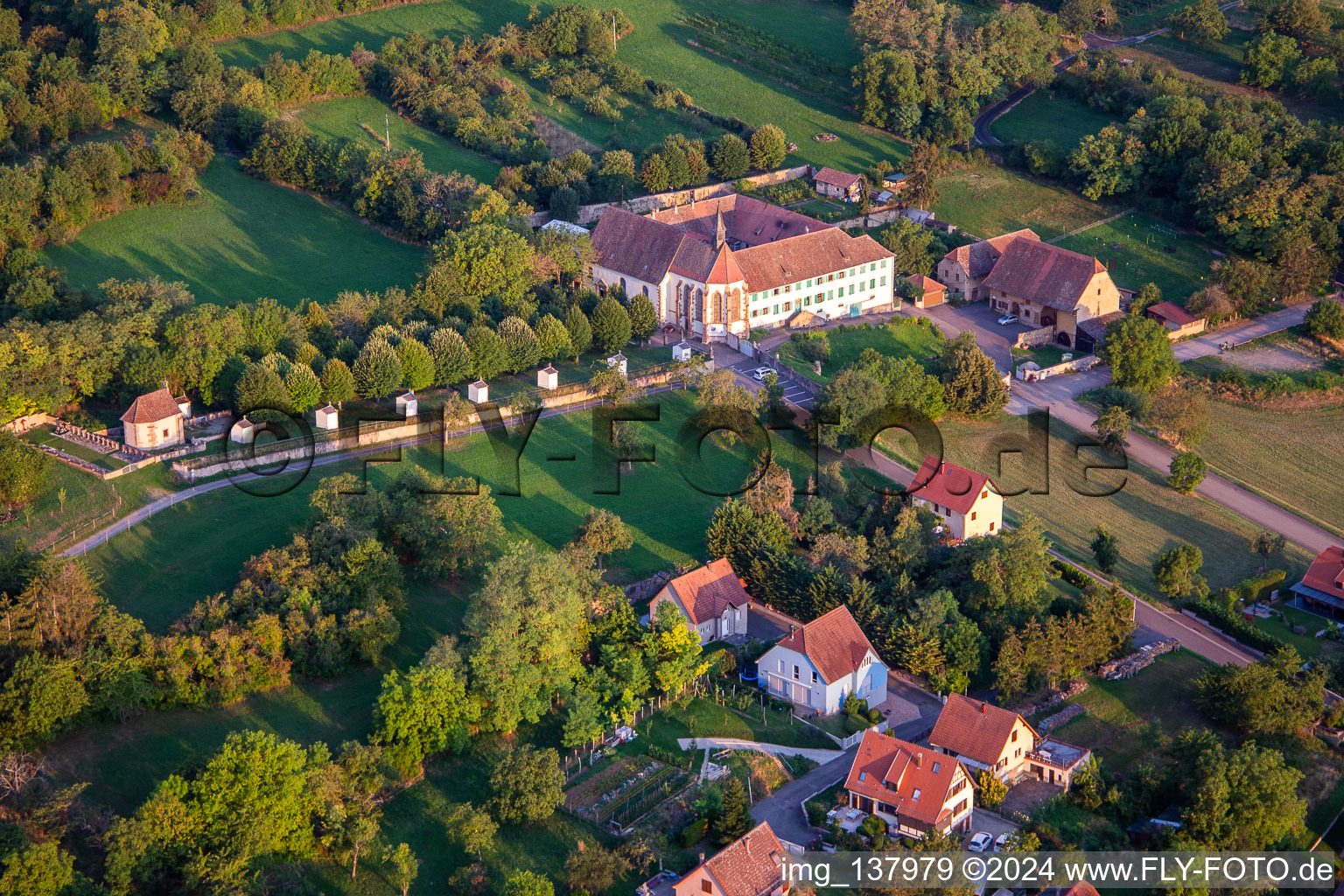 Photographie aérienne de Couvent du Bischenberg à Bischoffsheim dans le département Bas Rhin, France