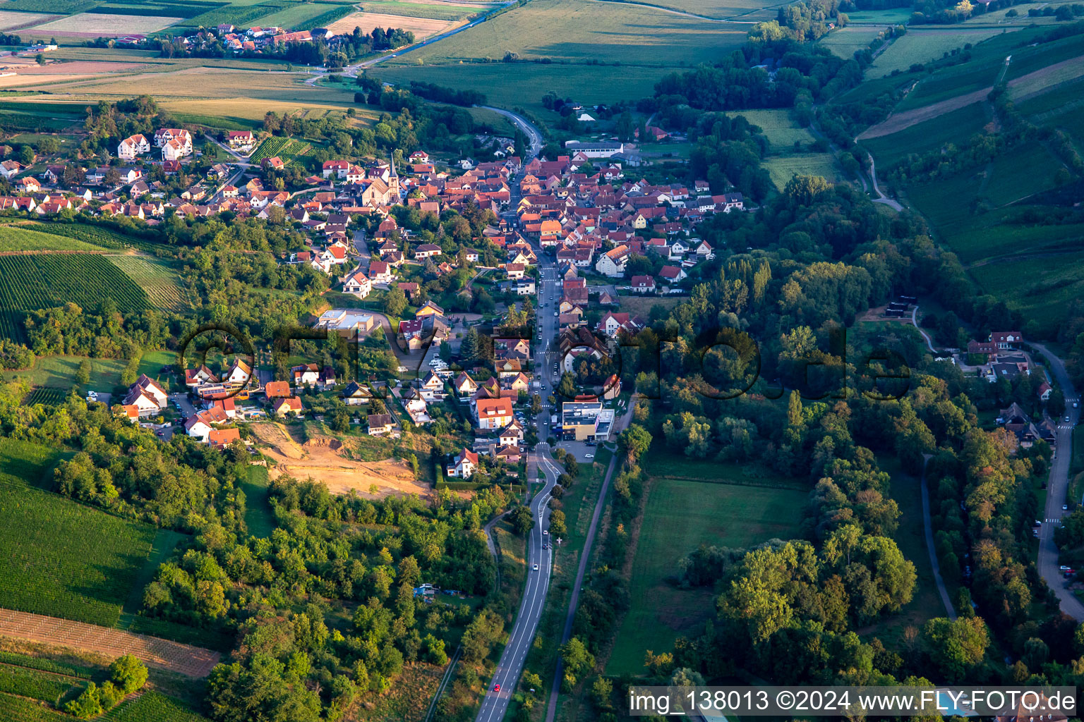 Vue aérienne de Soultz-les-Bains dans le département Bas Rhin, France