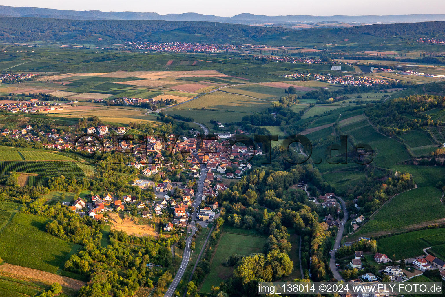 Vue aérienne de Soultz-les-Bains dans le département Bas Rhin, France