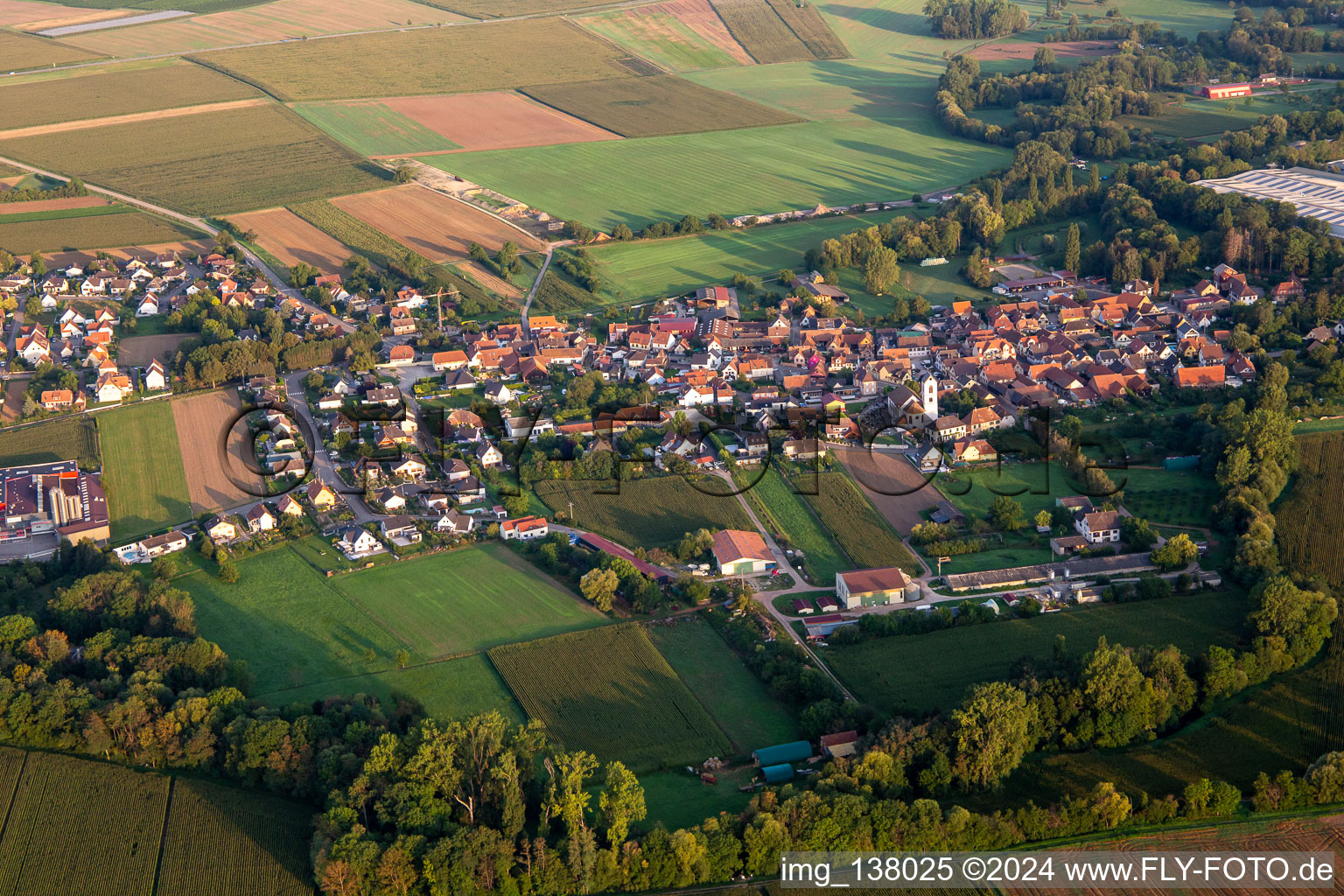 Vue aérienne de Kirchheim dans le département Bas Rhin, France