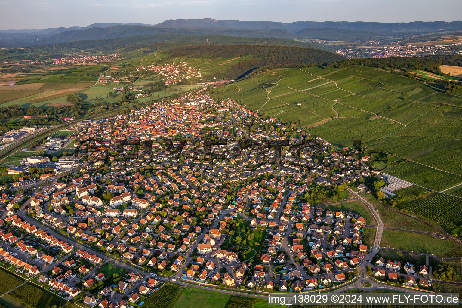 Vue aérienne de Marlenheim dans le département Bas Rhin, France