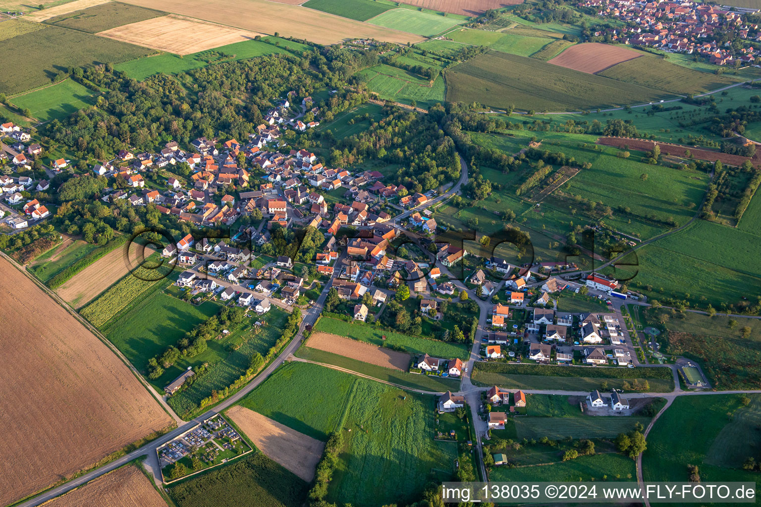 Vue aérienne de Wintzenheim-Kochersberg dans le département Bas Rhin, France