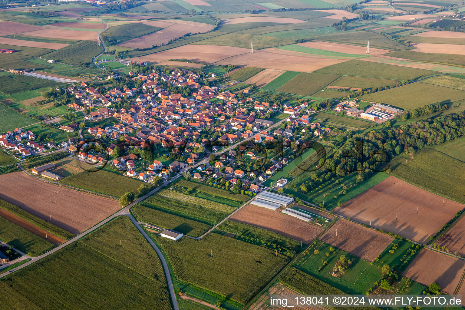 Vue aérienne de Saessolsheim dans le département Bas Rhin, France