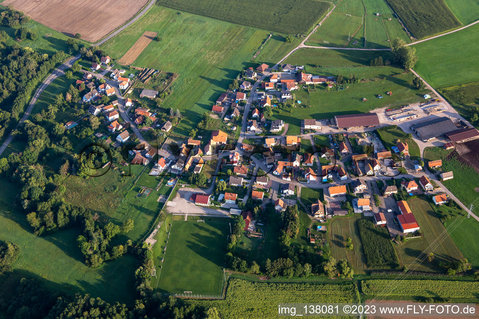 Vue aérienne de Walbourg dans le département Bas Rhin, France
