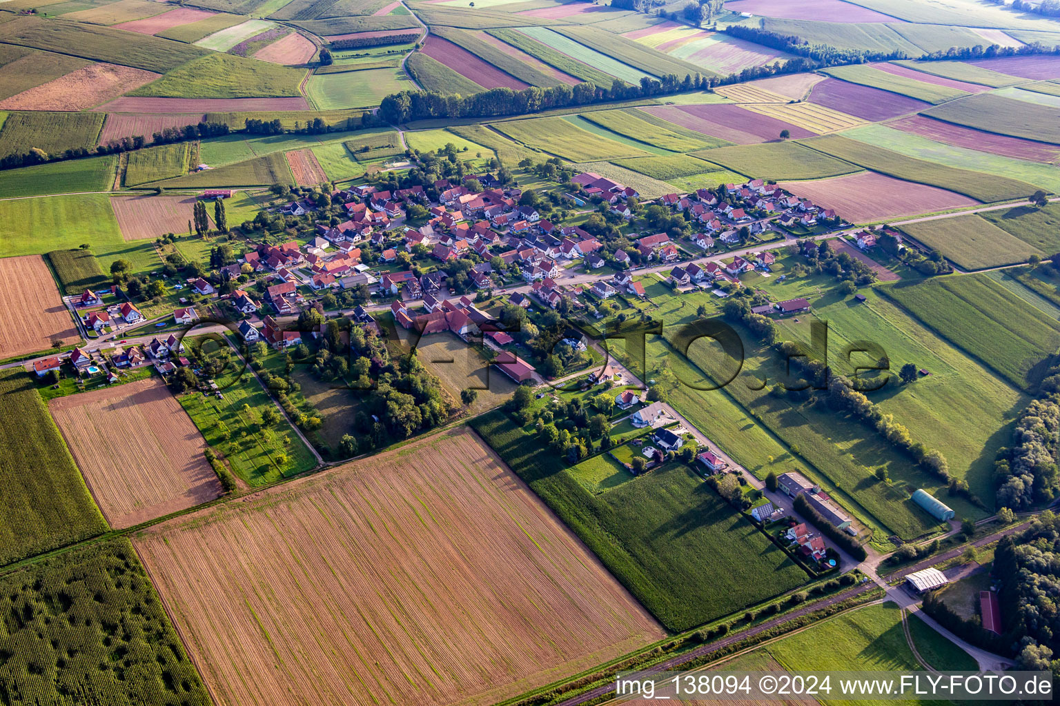 Vue aérienne de Du sud à Hoffen dans le département Bas Rhin, France