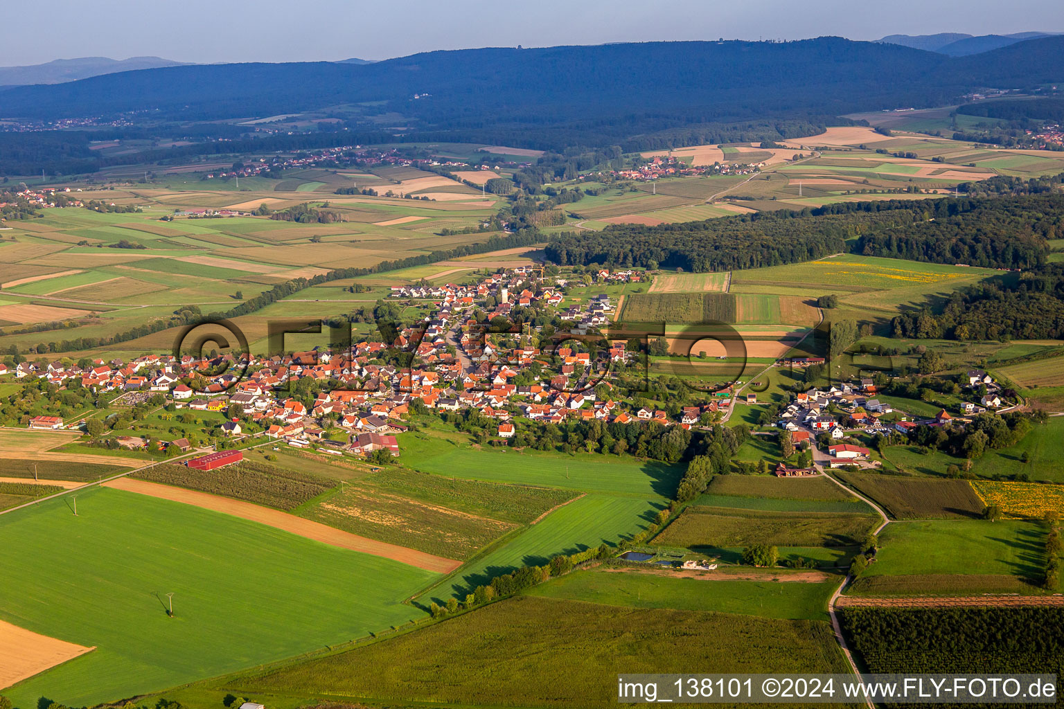 Enregistrement par drone de Schœnenbourg dans le département Bas Rhin, France