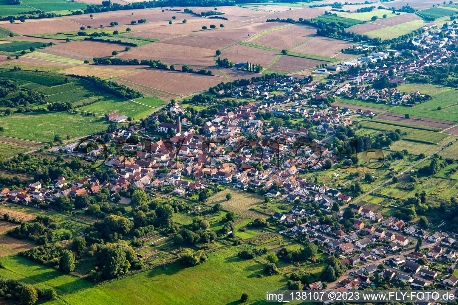 Vue aérienne de Du sud-ouest à Kapsweyer dans le département Rhénanie-Palatinat, Allemagne