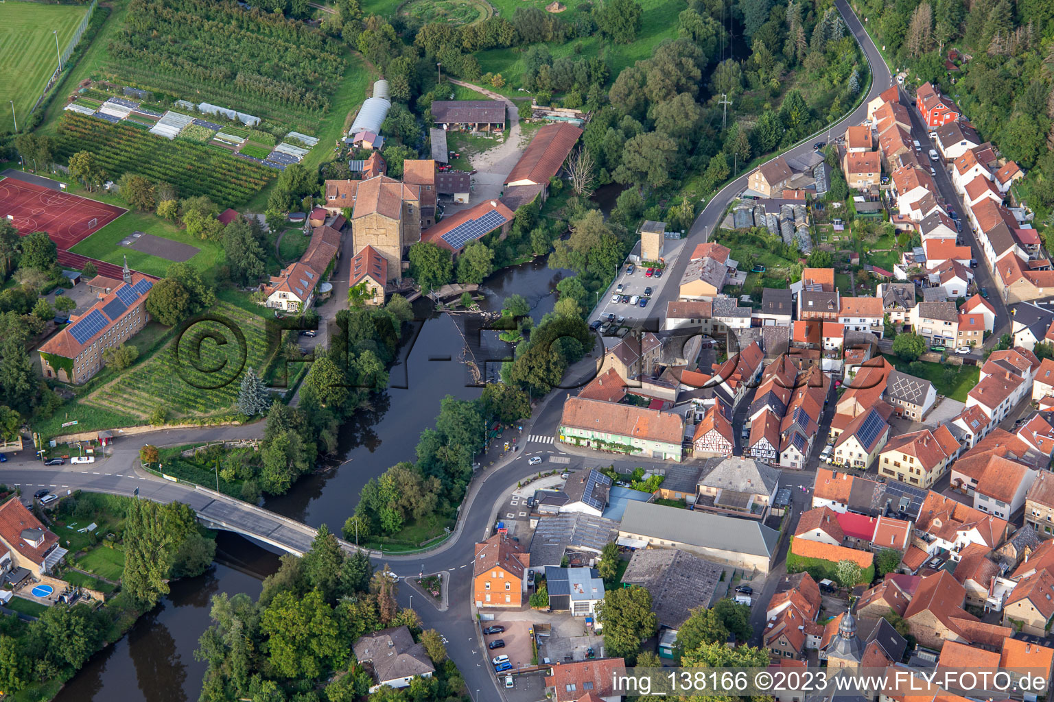 Vue aérienne de Biolandhof Bannmühle à Odernheim am Glan dans le département Rhénanie-Palatinat, Allemagne