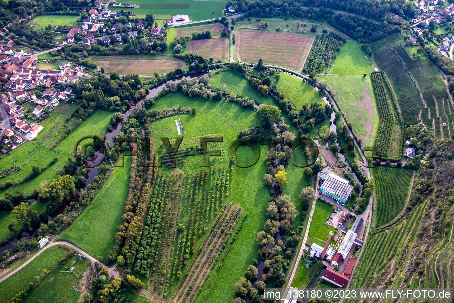 Vue aérienne de Glanschleife sur le Disibodenberg à Odernheim am Glan dans le département Rhénanie-Palatinat, Allemagne
