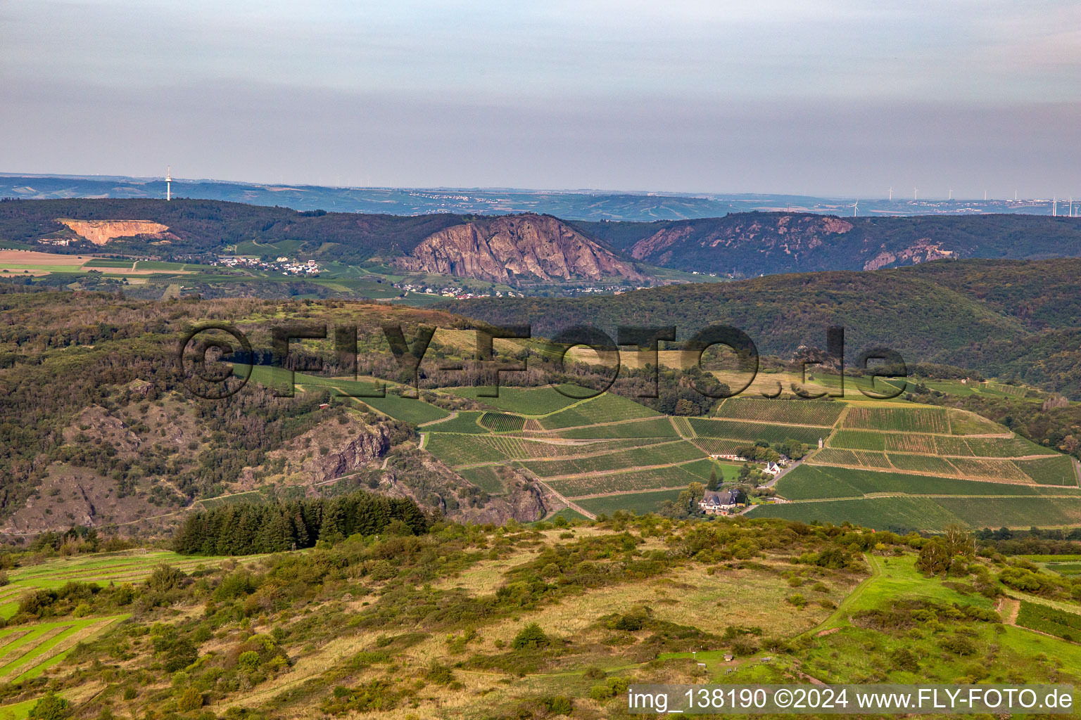 Vue aérienne de Vue d'Hermannsberg à Rotenfels à Schloßböckelheim dans le département Rhénanie-Palatinat, Allemagne