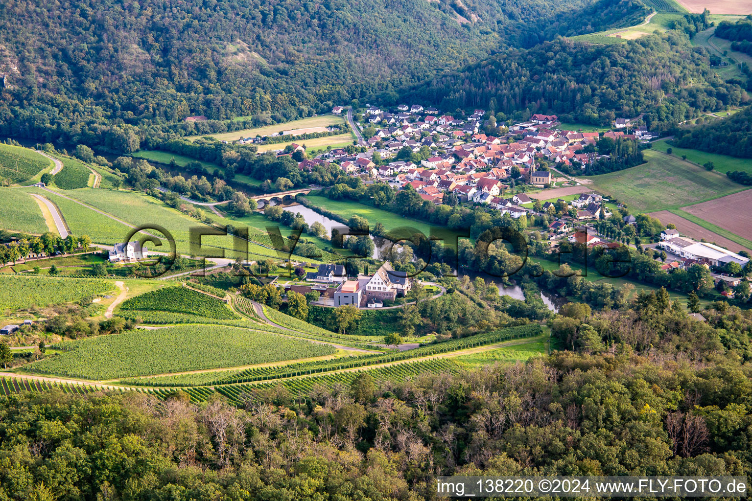 Vue oblique de Du nord-ouest à le quartier Oberhausen in Oberhausen an der Nahe dans le département Rhénanie-Palatinat, Allemagne