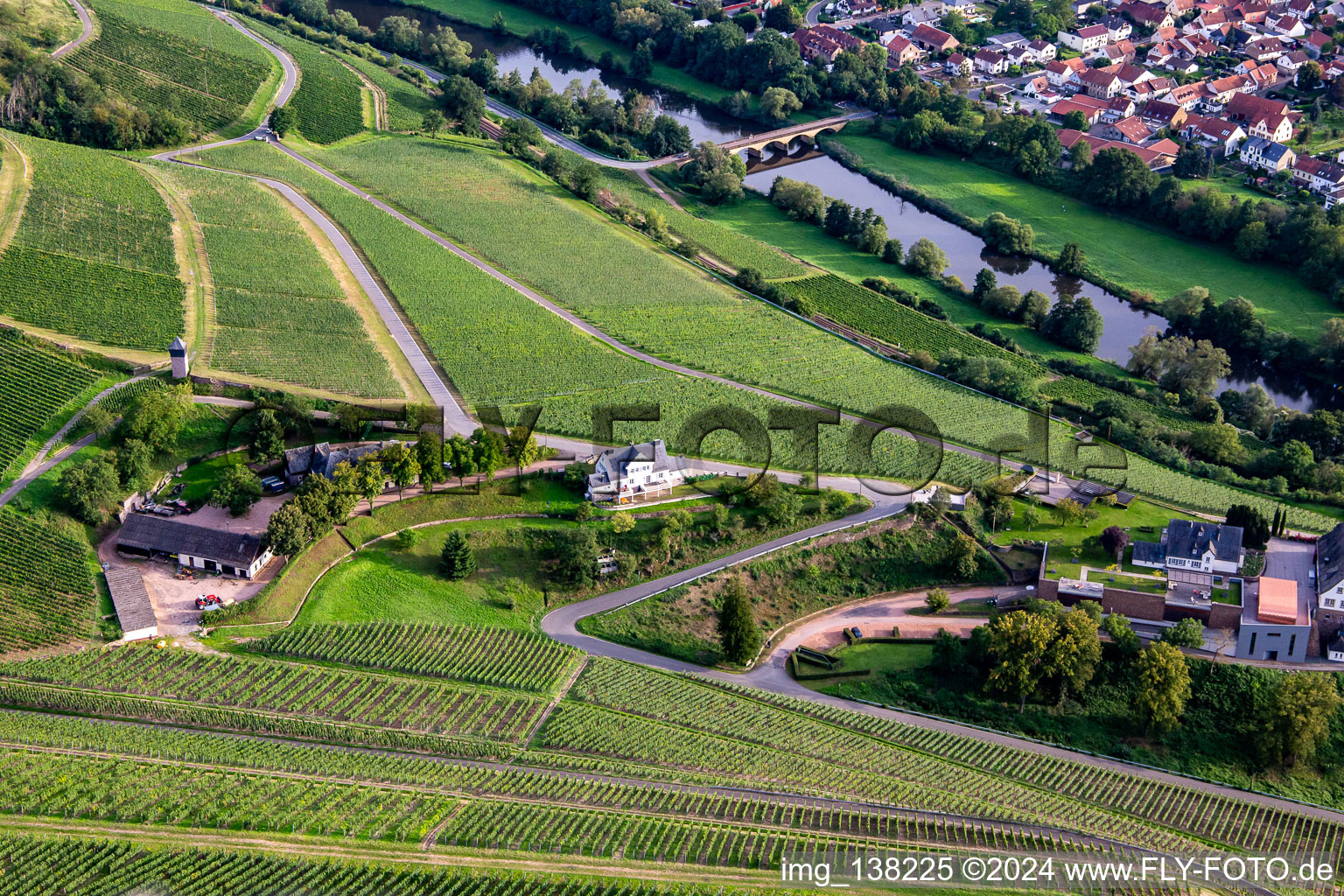 Vue aérienne de Administration du domaine de Niederhausen Schlossböckelheim à Schloßböckelheim dans le département Rhénanie-Palatinat, Allemagne