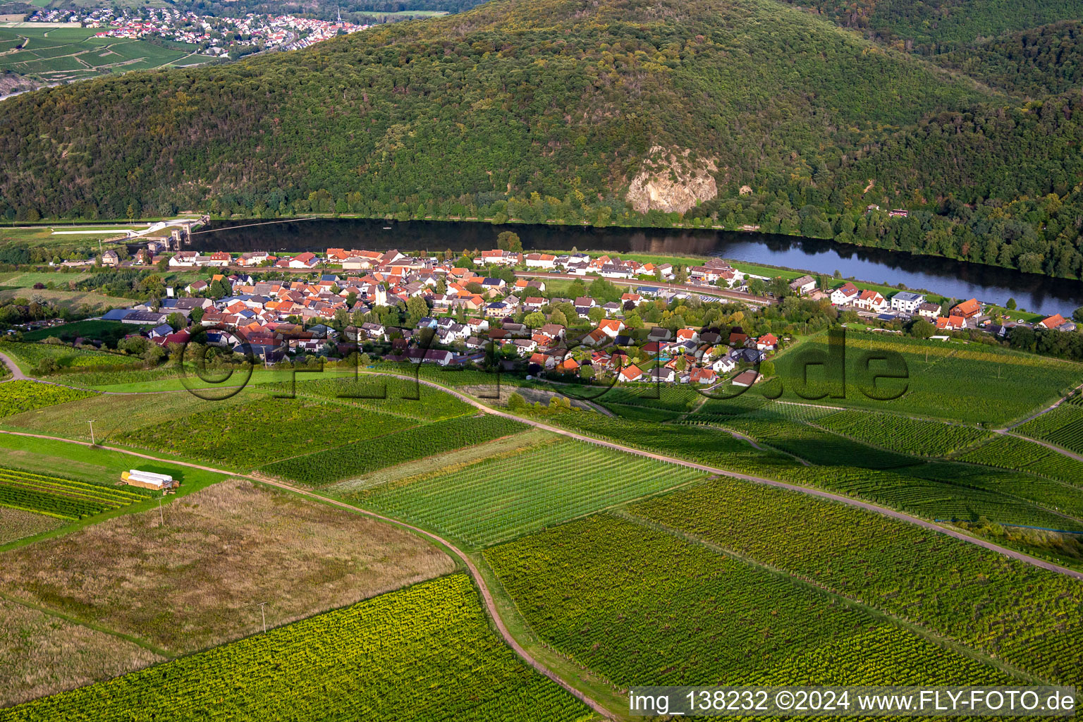 Vue aérienne de De l'ouest à Niederhausen dans le département Rhénanie-Palatinat, Allemagne