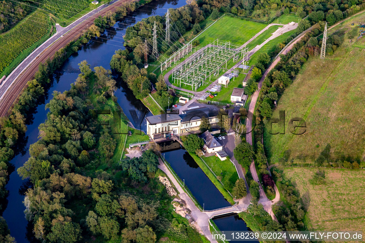 Vue aérienne de Sous-station hydroélectrique à Niederhausen dans le département Rhénanie-Palatinat, Allemagne