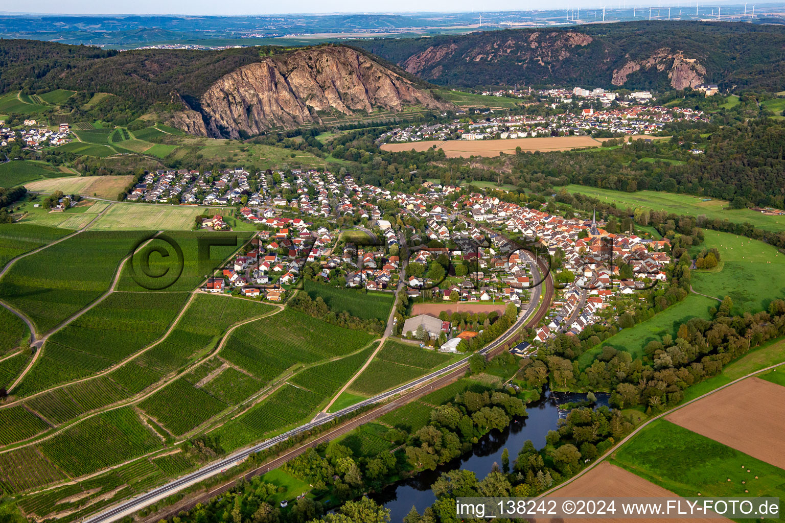 Vue aérienne de De l'ouest à le quartier Traisen in Norheim dans le département Rhénanie-Palatinat, Allemagne