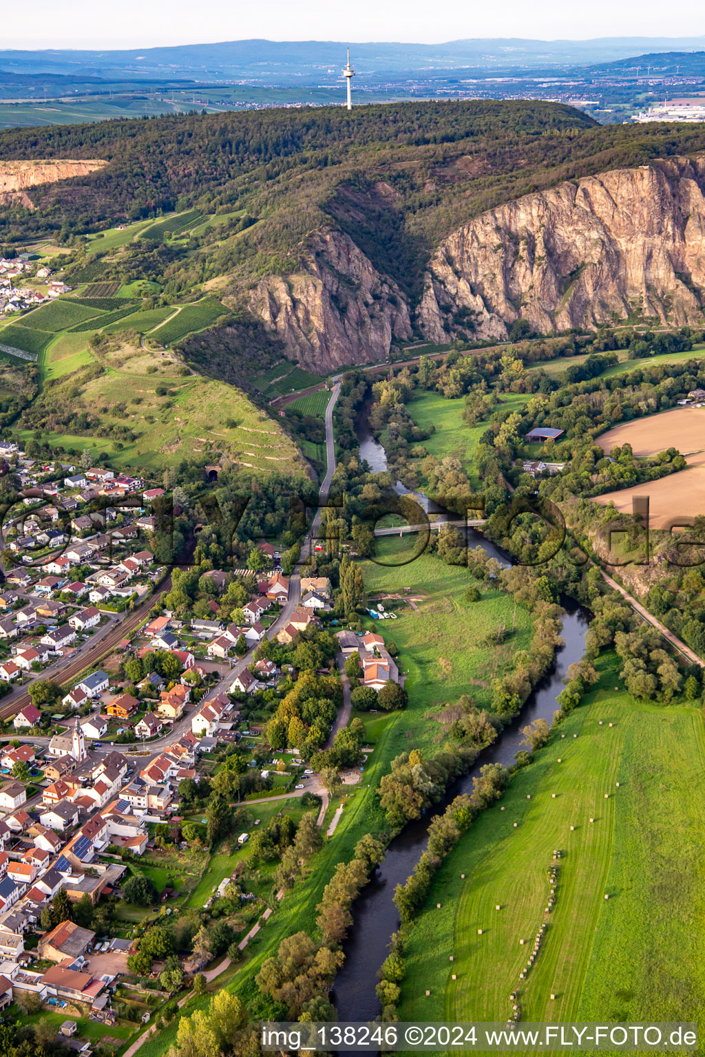 Vue aérienne de Près des vallées à Norheim dans le département Rhénanie-Palatinat, Allemagne