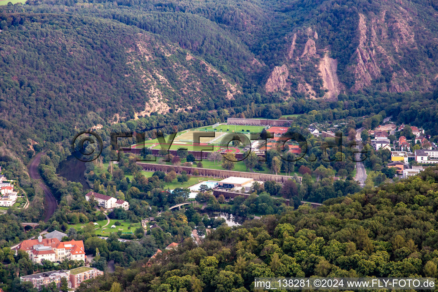 Vue aérienne de Stade Salinental et Salinental Bad Kreuznach - stade d'inhalation en plein air à Bad Kreuznach dans le département Rhénanie-Palatinat, Allemagne