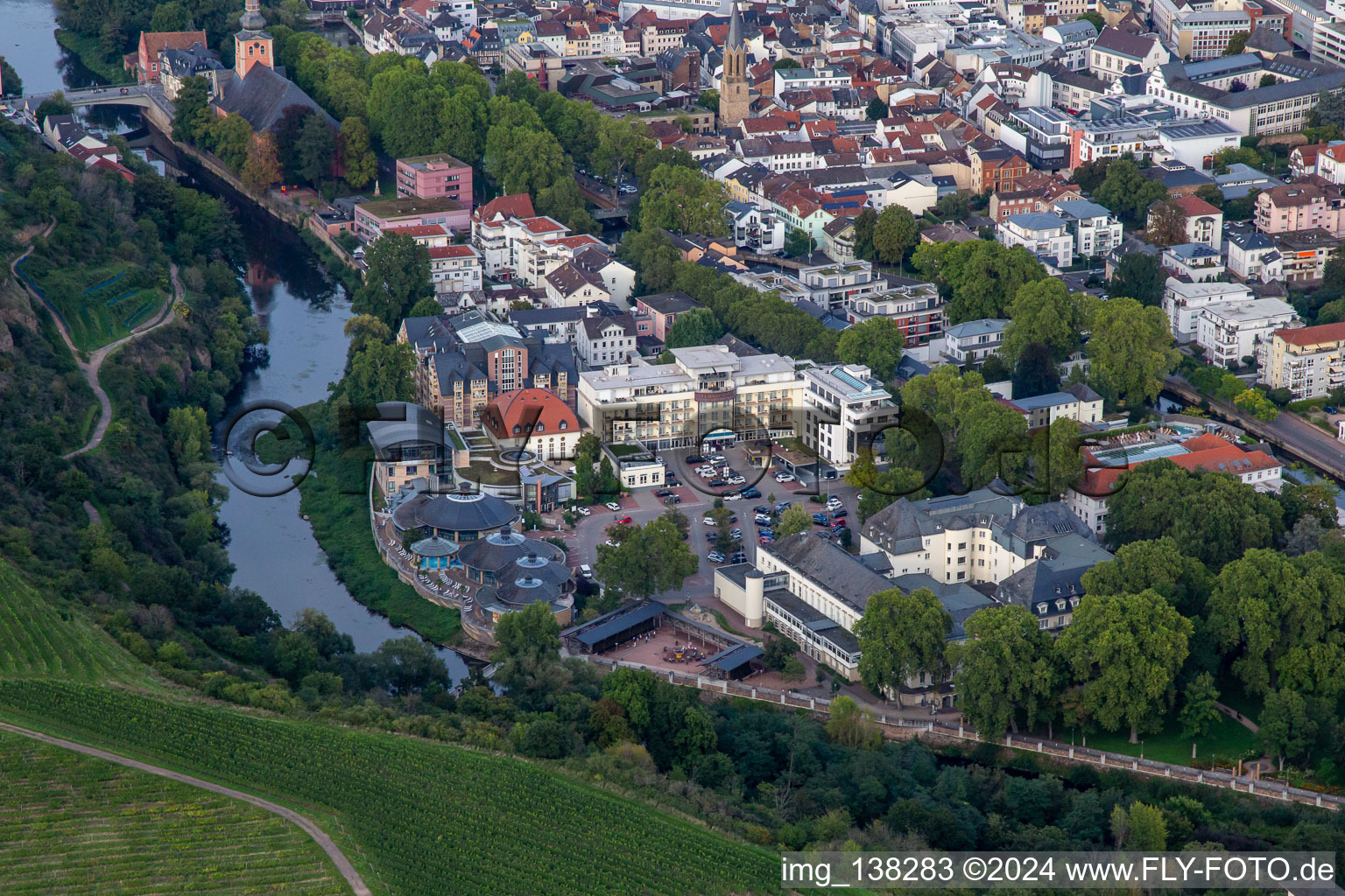 Vue aérienne de Kurhaus et Hôtel Fürstenhof à Bad Kreuznach dans le département Rhénanie-Palatinat, Allemagne