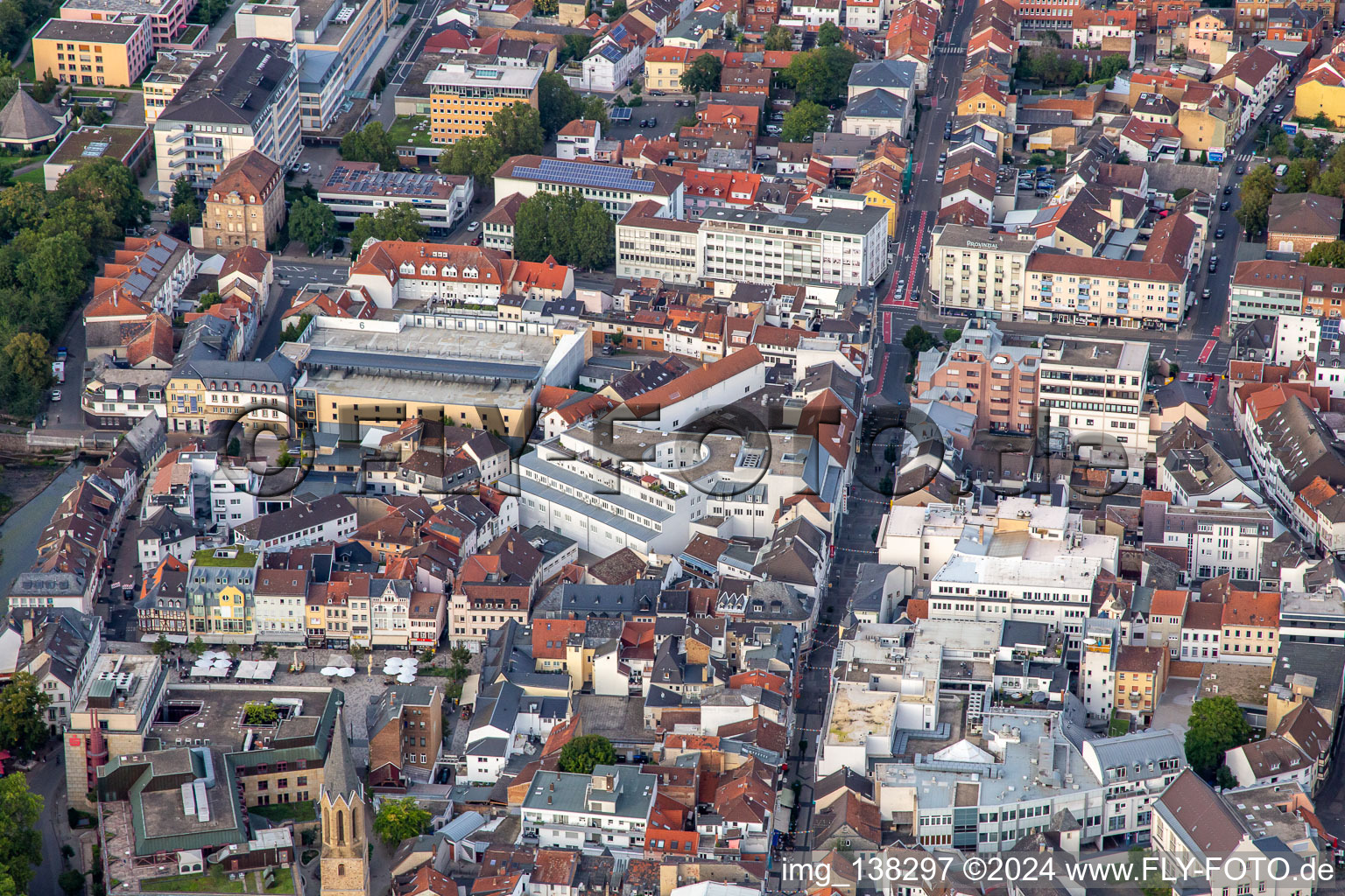 Vue aérienne de Centre commercial sur la Prinzengasse à Bad Kreuznach dans le département Rhénanie-Palatinat, Allemagne