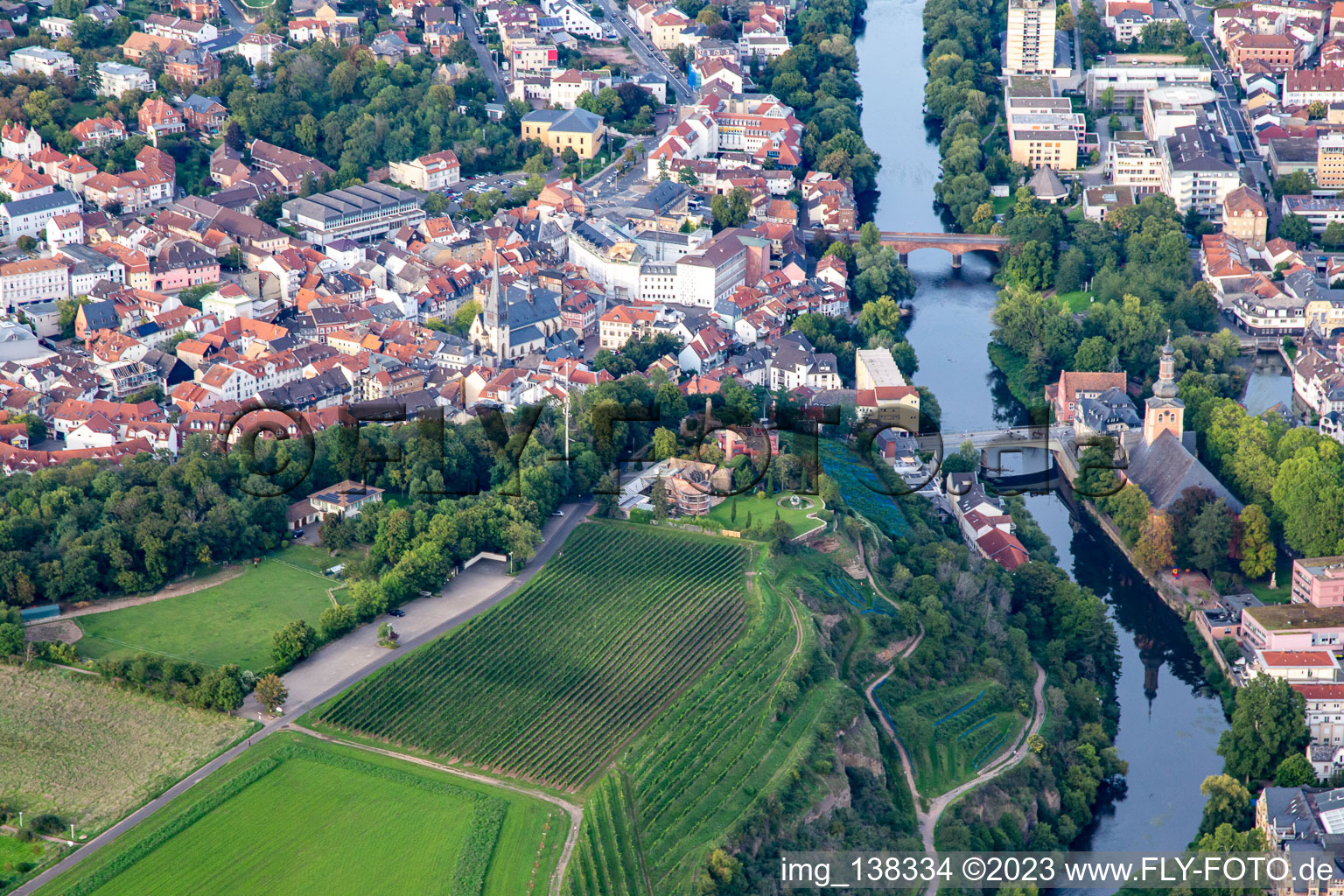 Vue aérienne de Kauzenburg par Mike's Catering sur le Kauzenberg depuis le sud à Bad Kreuznach dans le département Rhénanie-Palatinat, Allemagne