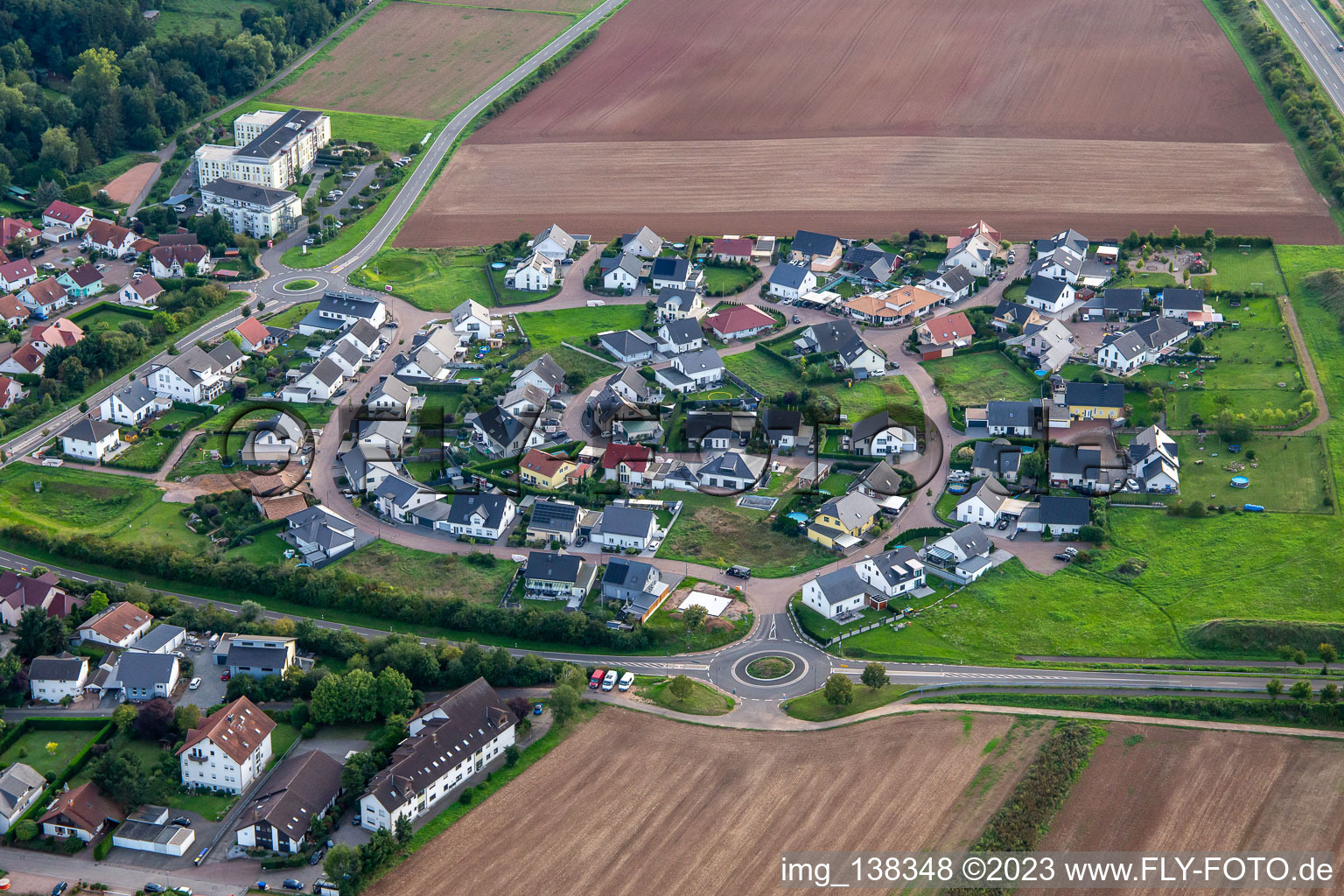 Vue aérienne de Nouvelle zone de développement Burgunderstr à Rüdesheim dans le département Rhénanie-Palatinat, Allemagne