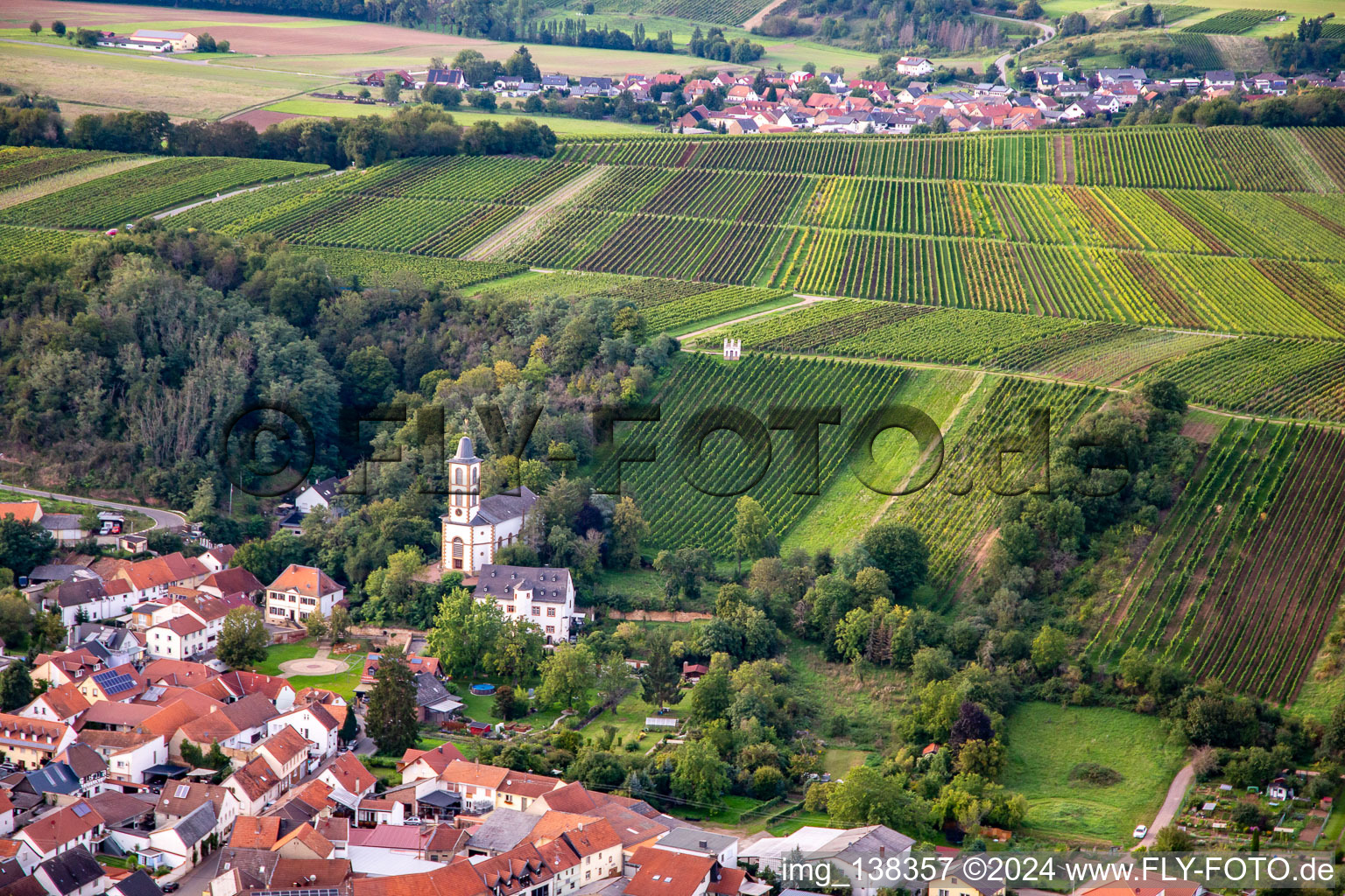 Vue aérienne de Château de Koppenstein Mandel sous le Wingertshäuschen Mandel à Mandel dans le département Rhénanie-Palatinat, Allemagne