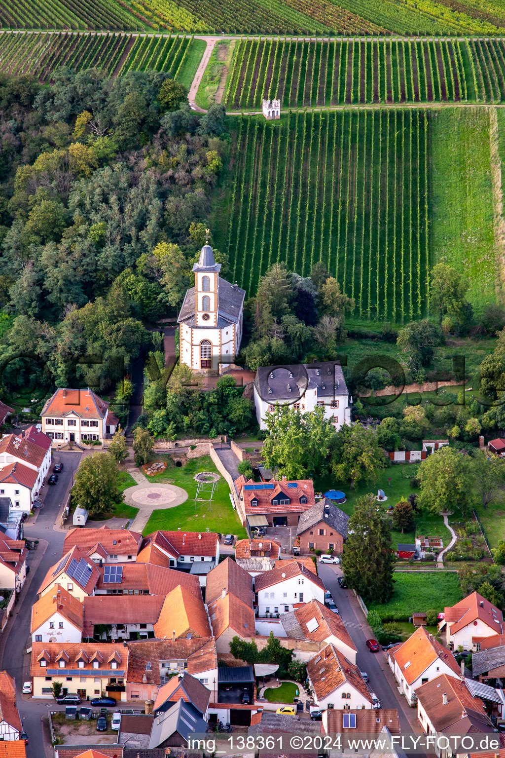 Vue aérienne de Château de Koppenstein Mandel sous le Wingertshäuschen Mandel à Mandel dans le département Rhénanie-Palatinat, Allemagne