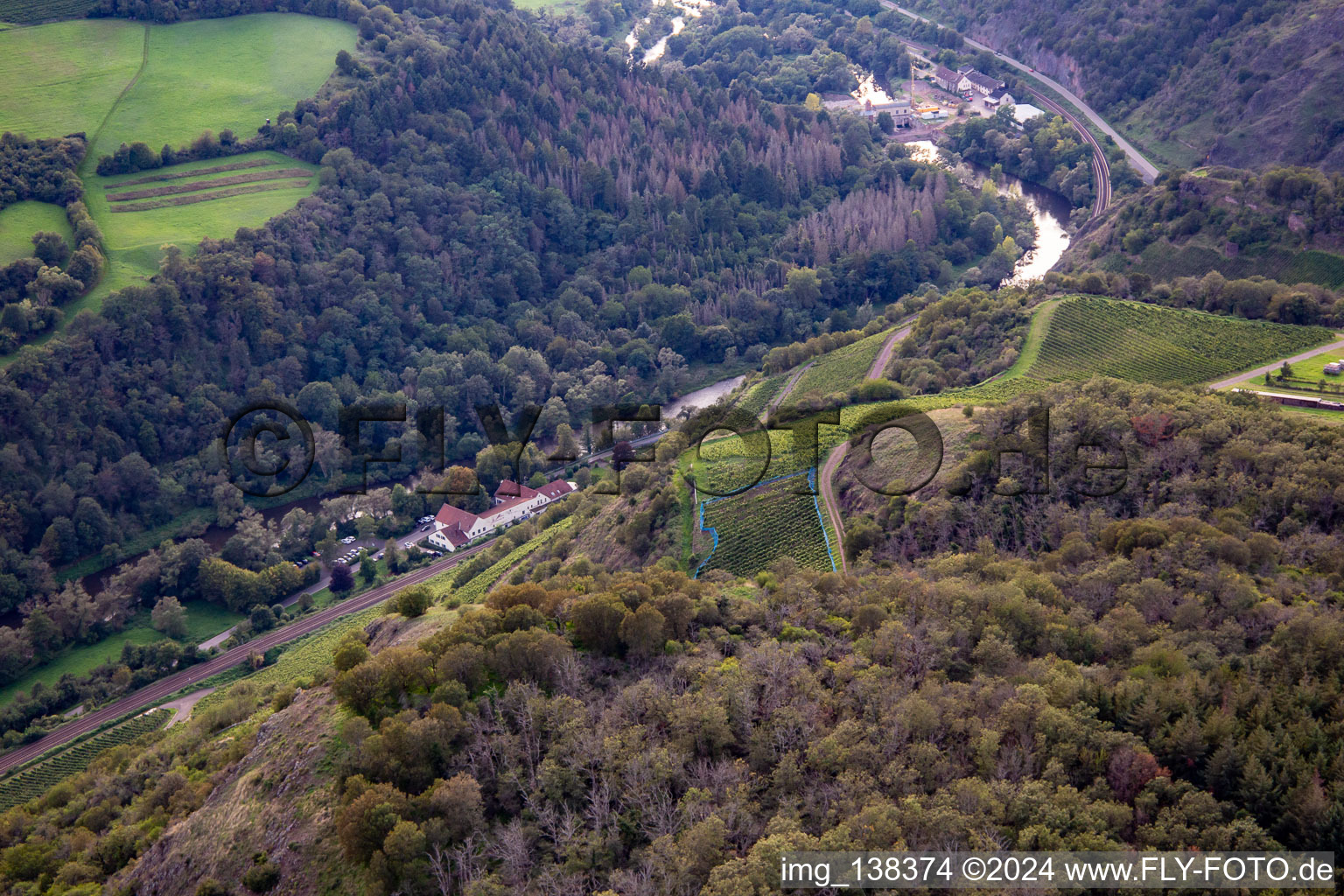 Vue aérienne de Landhotel Niederthäler Hof à Schloßböckelheim dans le département Rhénanie-Palatinat, Allemagne