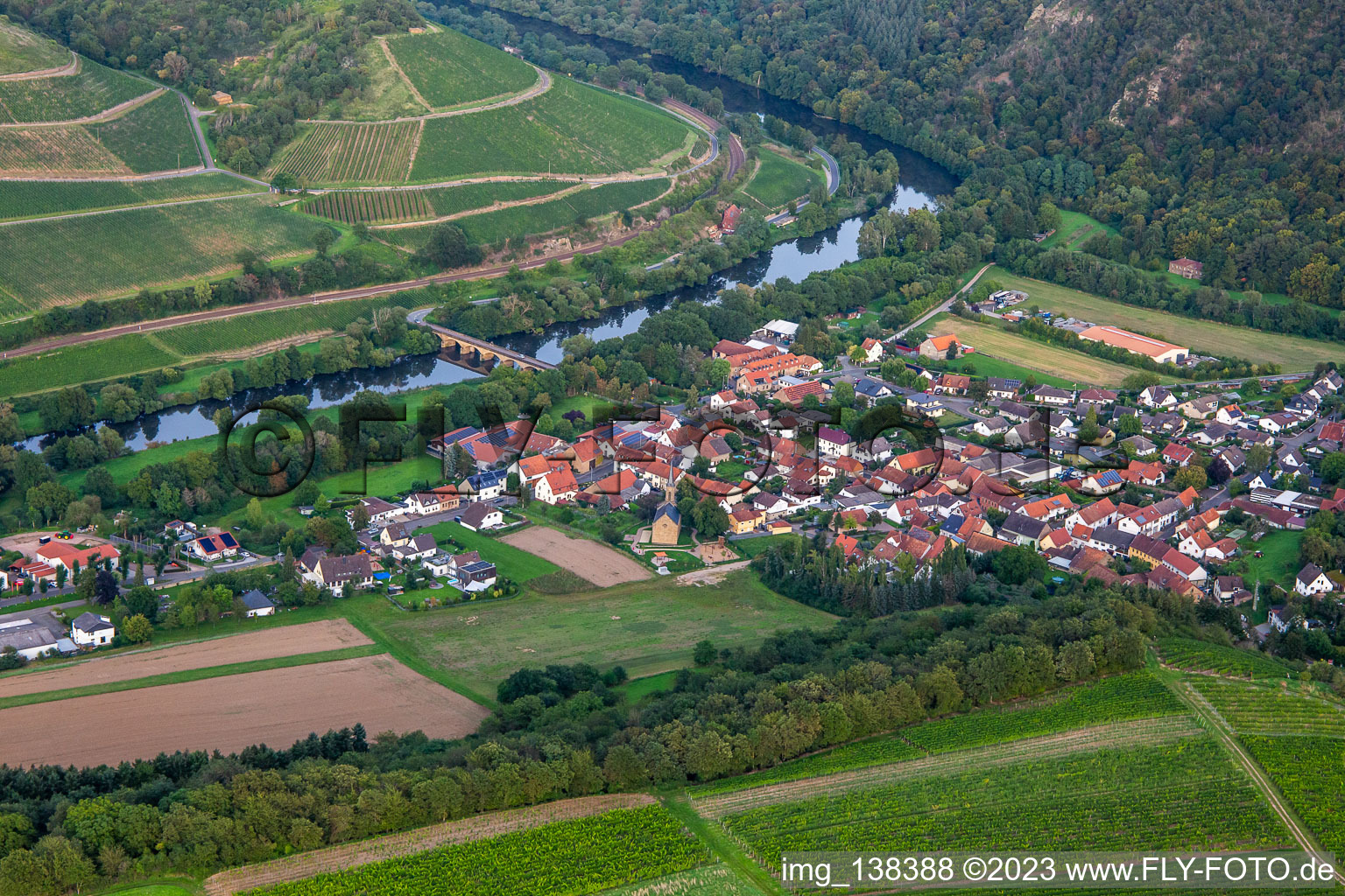 Vue aérienne de Pont Luitpold sur la Nahe à Oberhausen an der Nahe dans le département Rhénanie-Palatinat, Allemagne