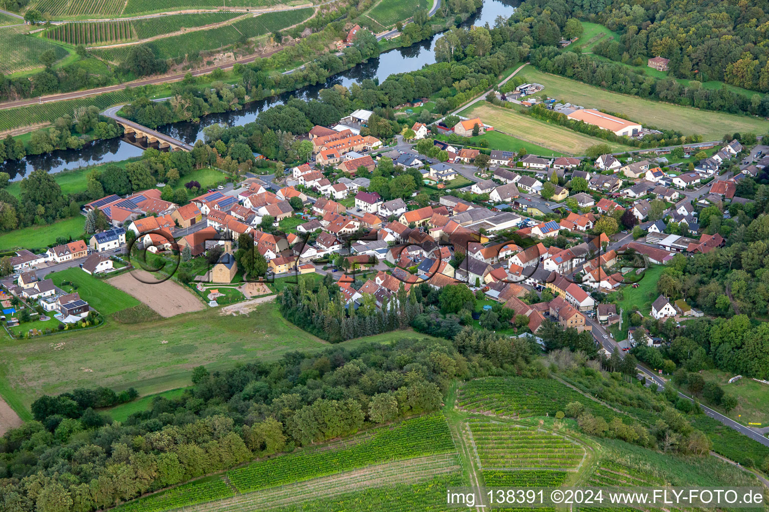 Photographie aérienne de Pont Luitpold sur la Nahe à le quartier Oberhausen in Oberhausen an der Nahe dans le département Rhénanie-Palatinat, Allemagne