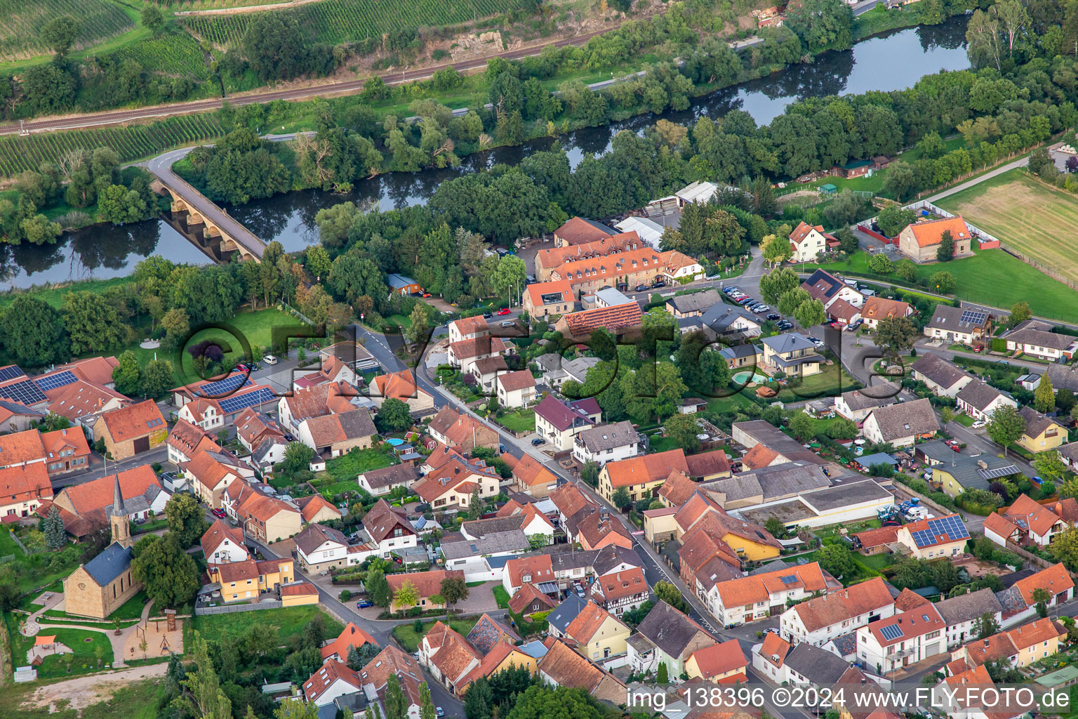 Vue oblique de Pont Luitpold sur la Nahe à Oberhausen an der Nahe dans le département Rhénanie-Palatinat, Allemagne