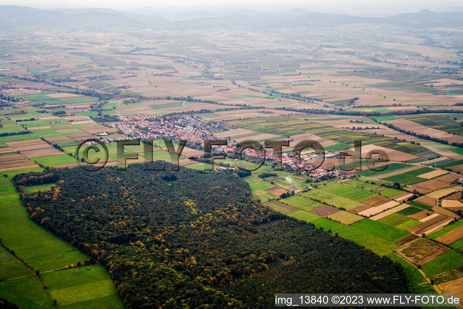 Photographie aérienne de Du sud-ouest à Freckenfeld dans le département Rhénanie-Palatinat, Allemagne