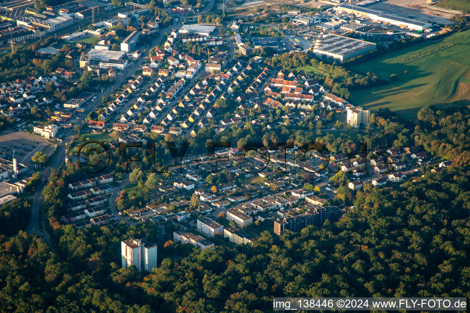 Vue aérienne de Anneau de Berlin à Mühlacker dans le département Bade-Wurtemberg, Allemagne