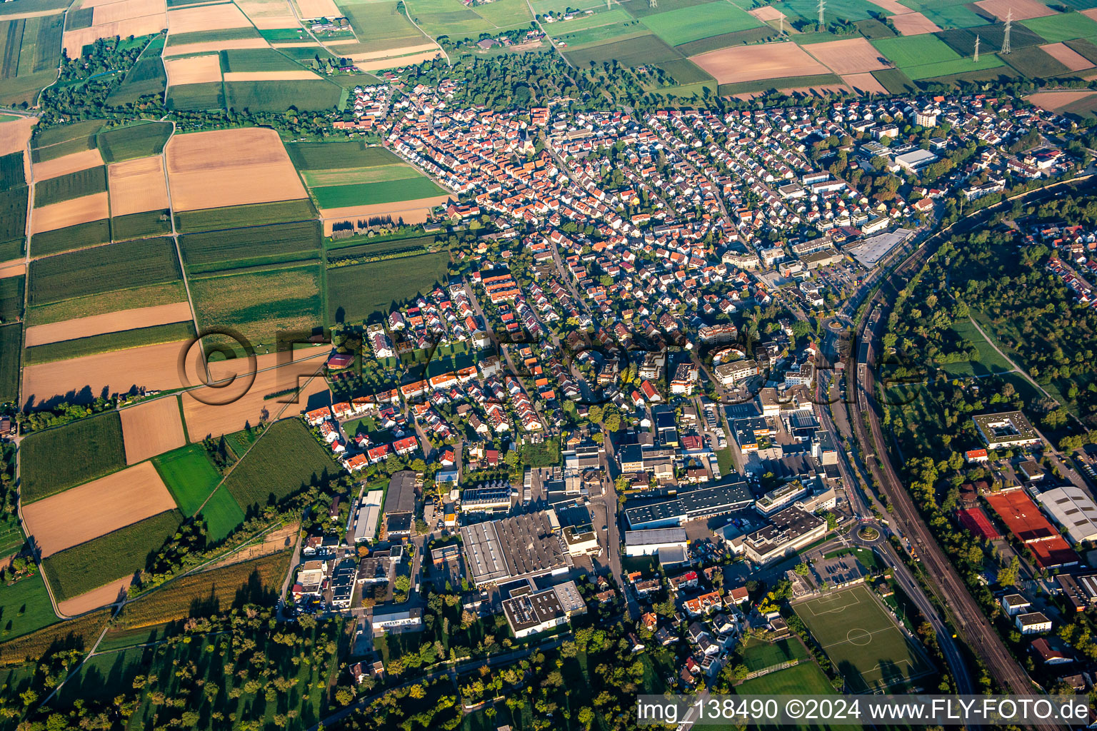 Vue aérienne de De l'est à Tamm dans le département Bade-Wurtemberg, Allemagne