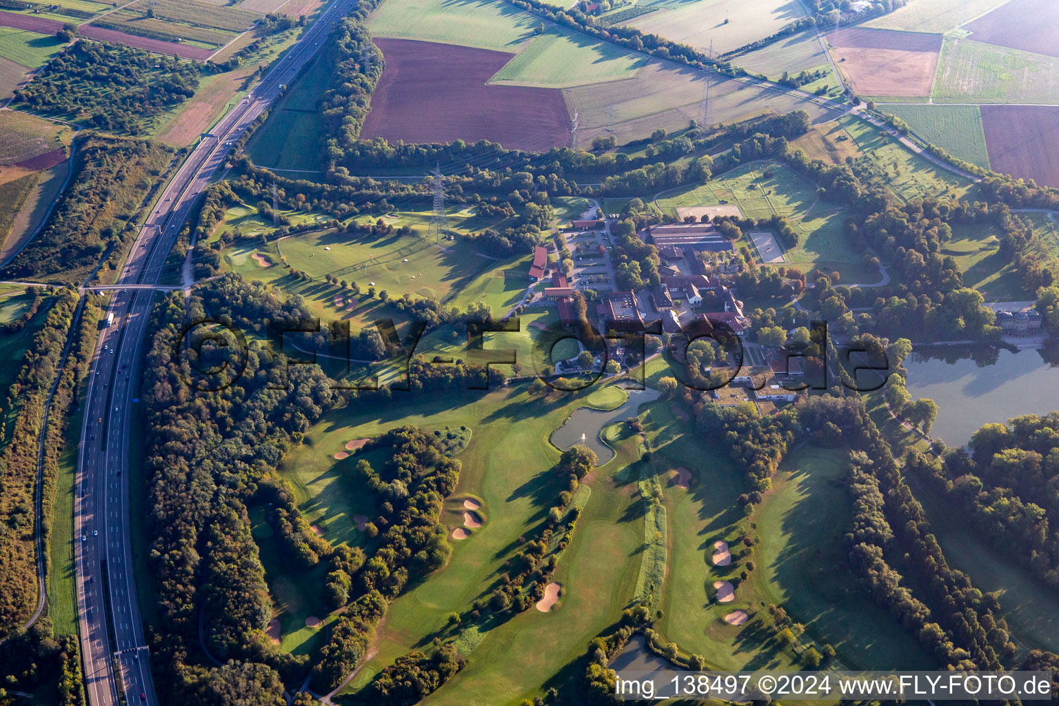 Vue aérienne de Club de golf du château de Monrepos à le quartier Eglosheim in Ludwigsburg dans le département Bade-Wurtemberg, Allemagne