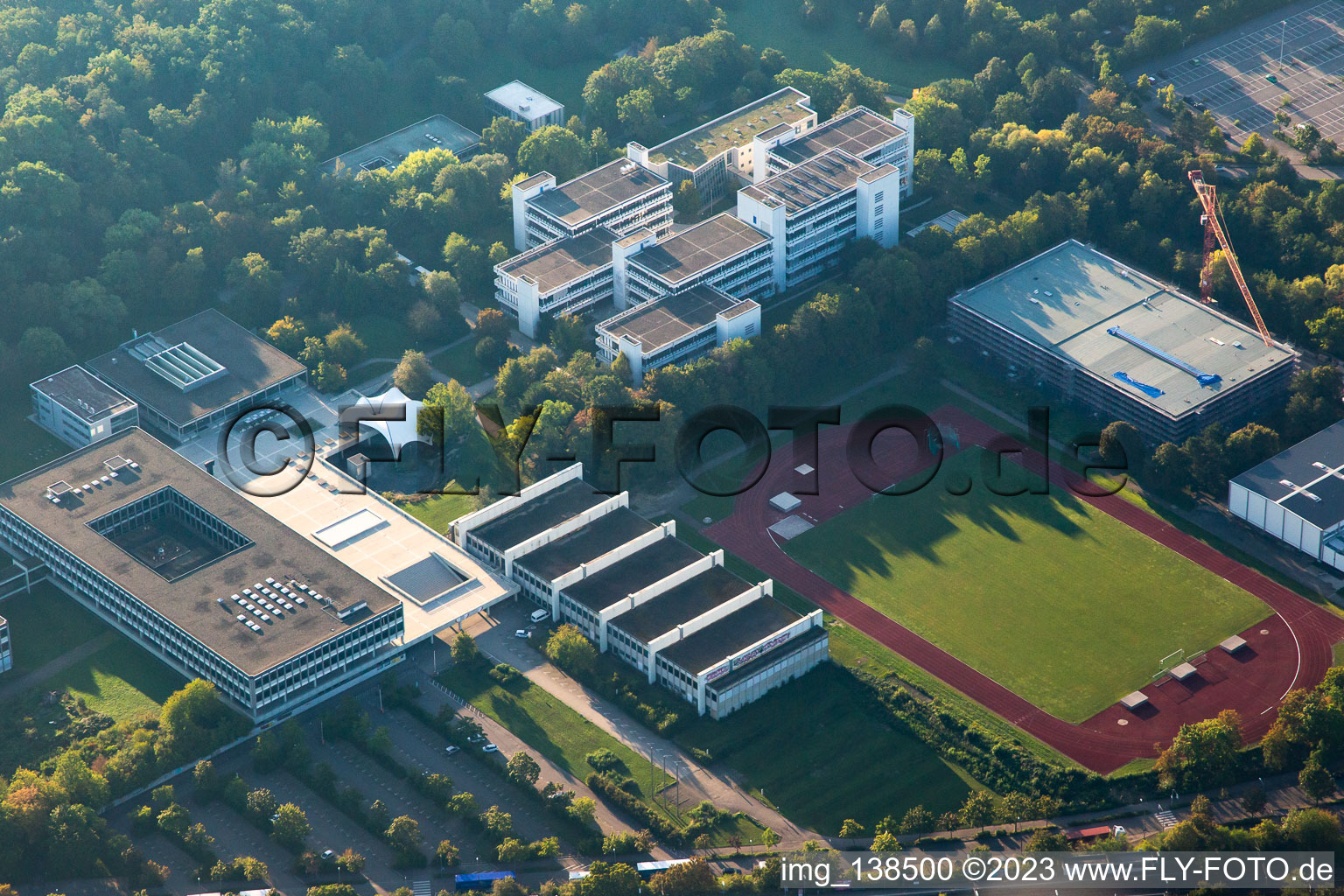 Vue aérienne de Terrain de sport à l'Université d'Administration Publique et des Finances Ludwigsburg à le quartier Eglosheim in Ludwigsburg dans le département Bade-Wurtemberg, Allemagne