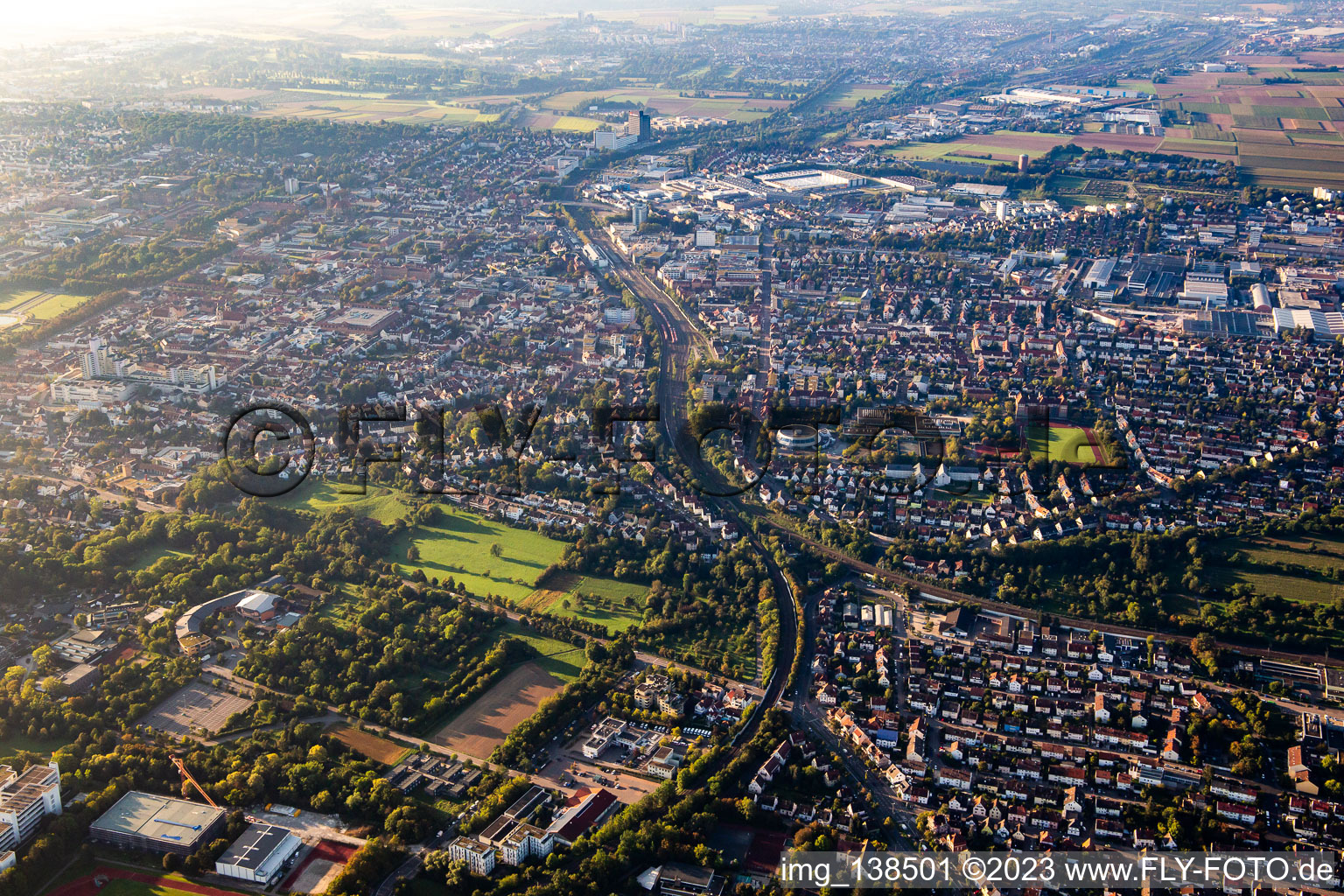 Vue aérienne de Du nord à le quartier Eglosheim in Ludwigsburg dans le département Bade-Wurtemberg, Allemagne