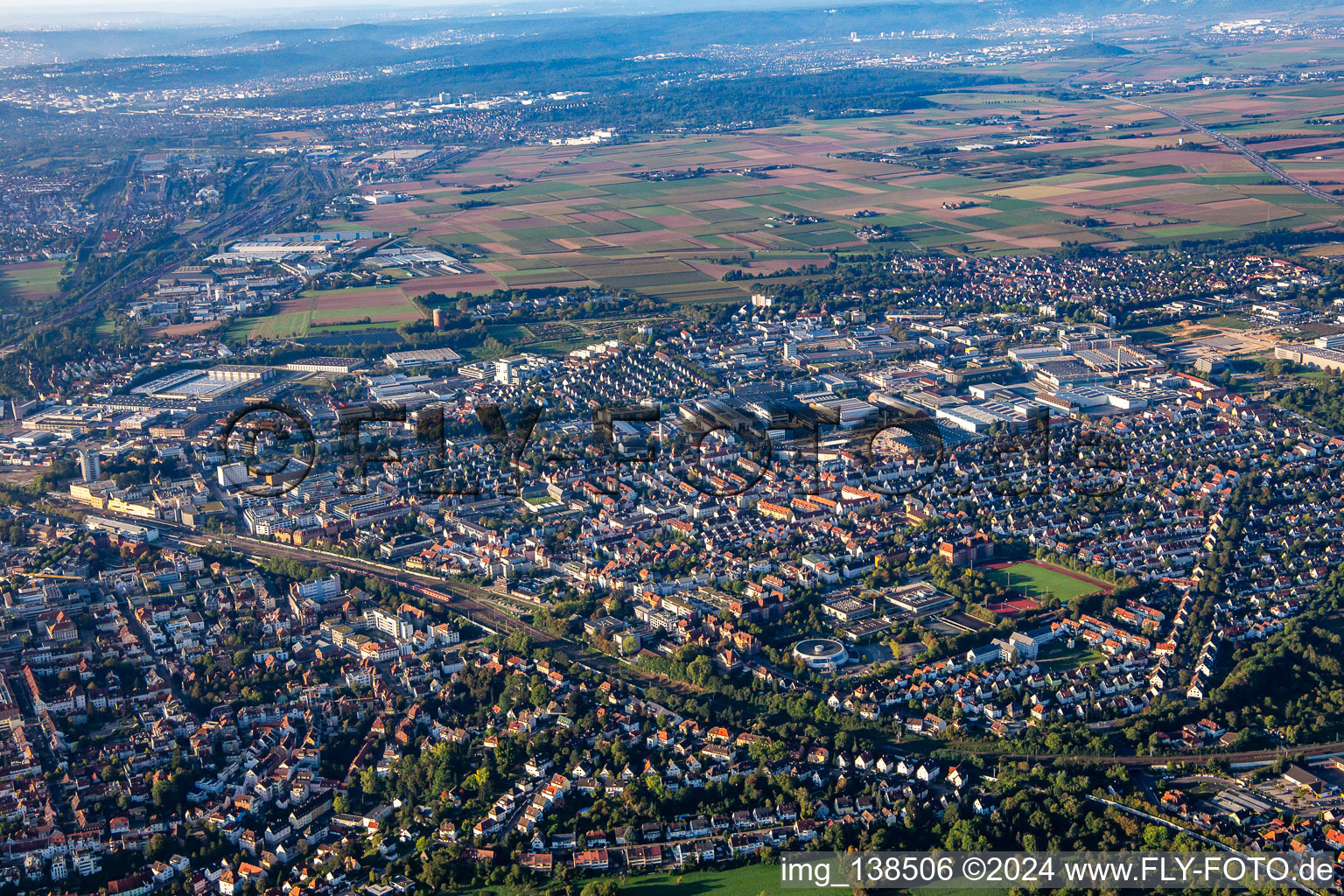 Vue aérienne de Du nord-est à Ludwigsburg dans le département Bade-Wurtemberg, Allemagne